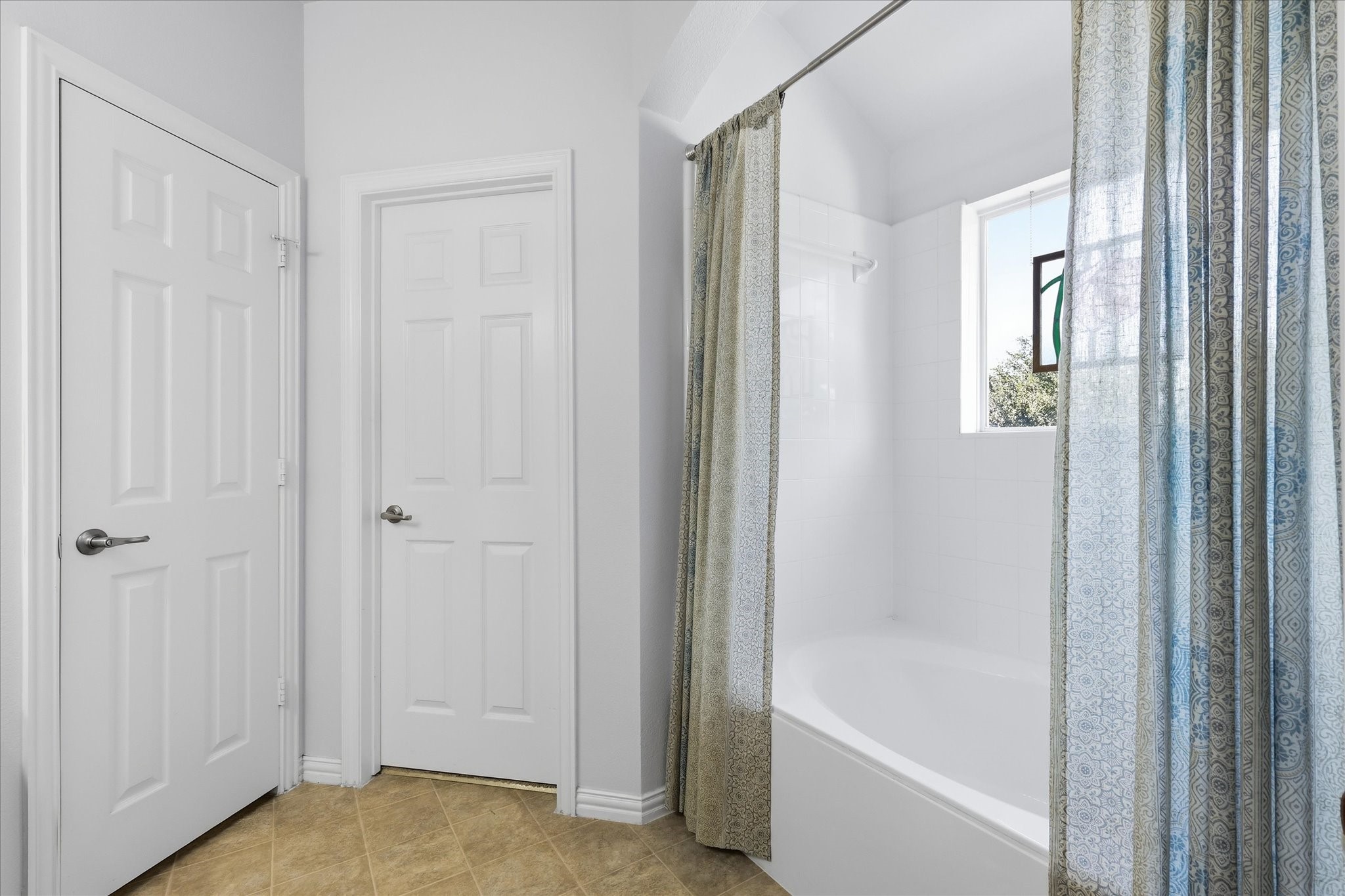 8032 Caladium Drive