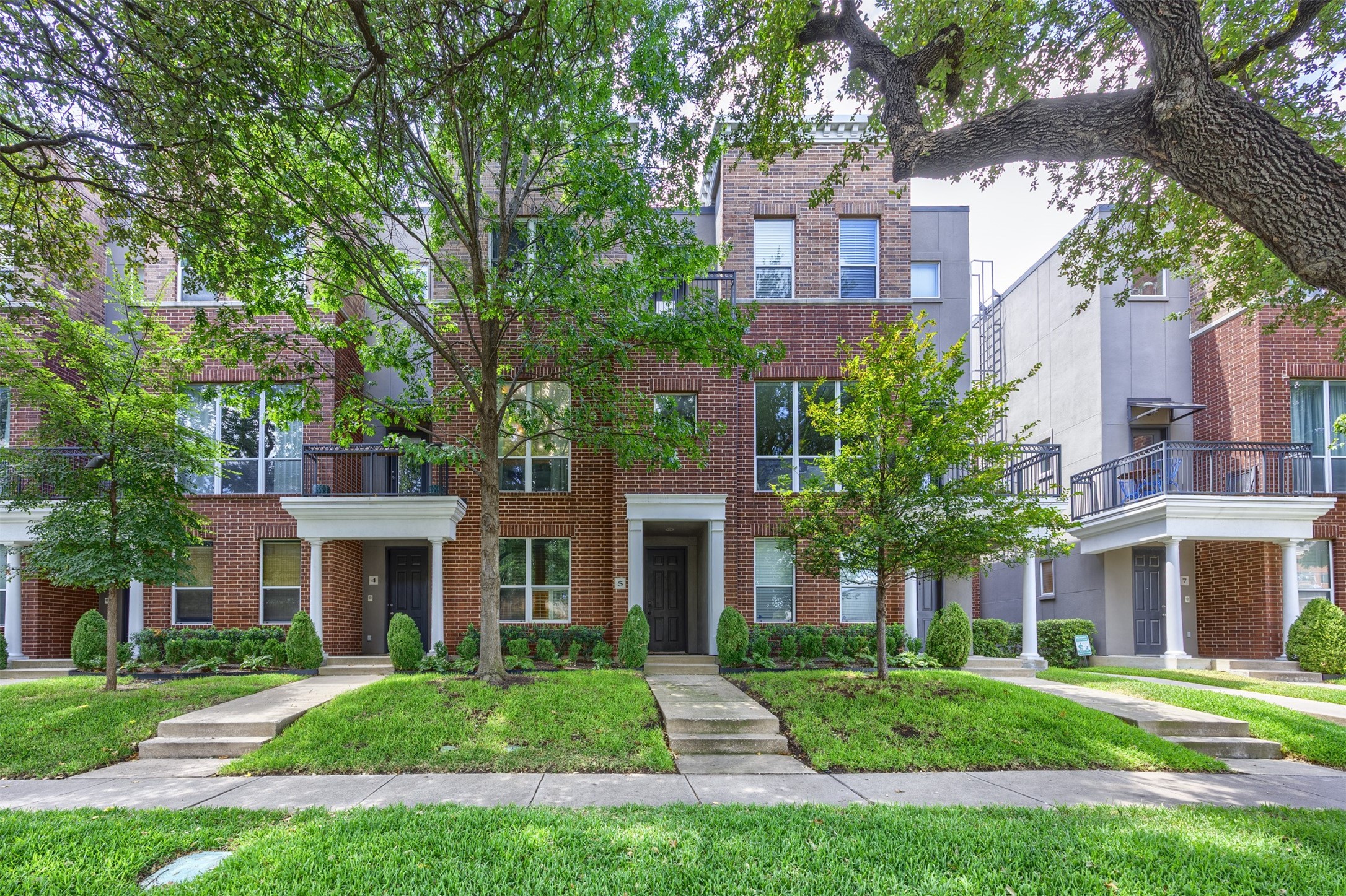 4411 Mckinney Avenue 5