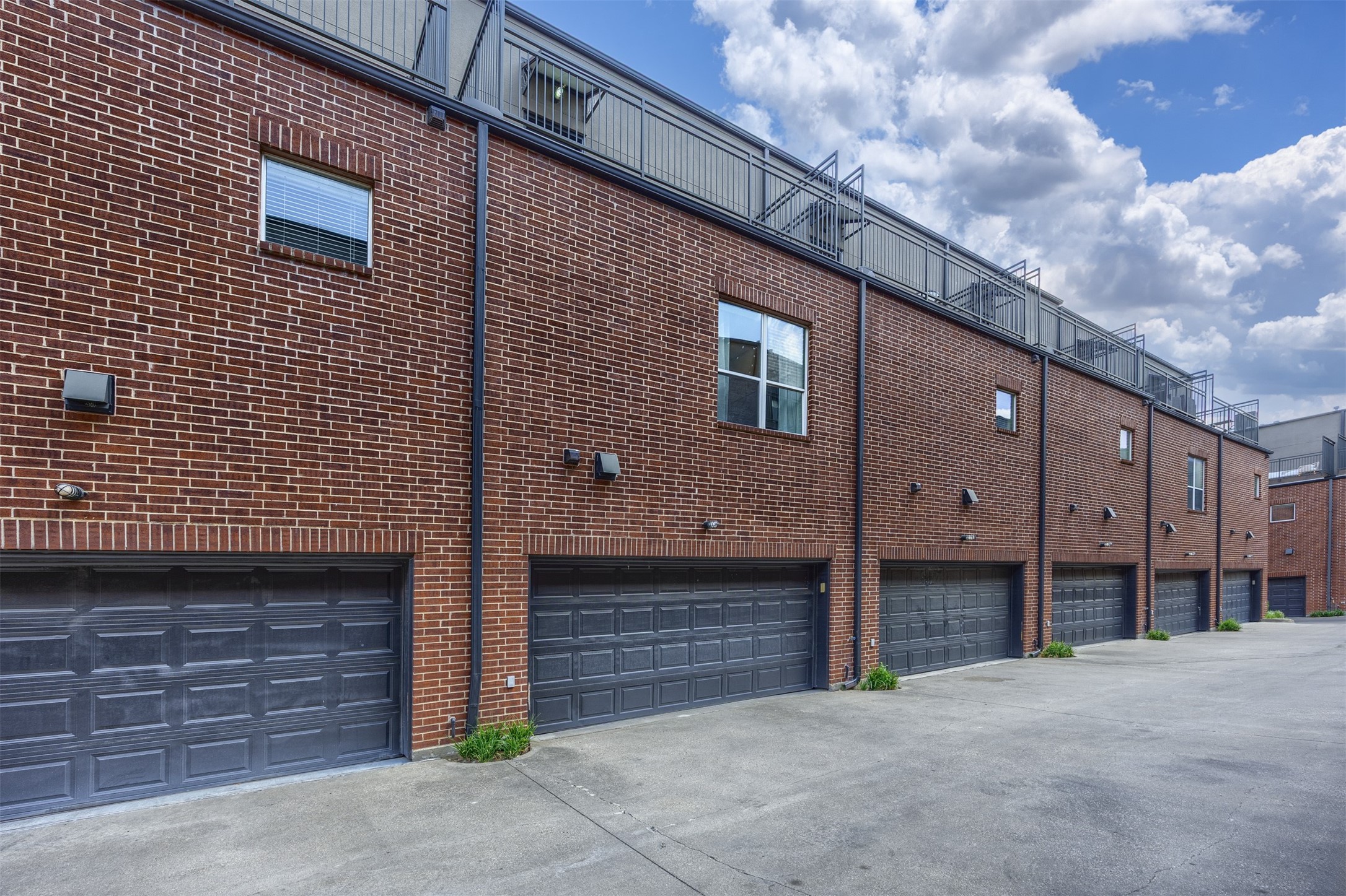 4411 Mckinney Avenue 5