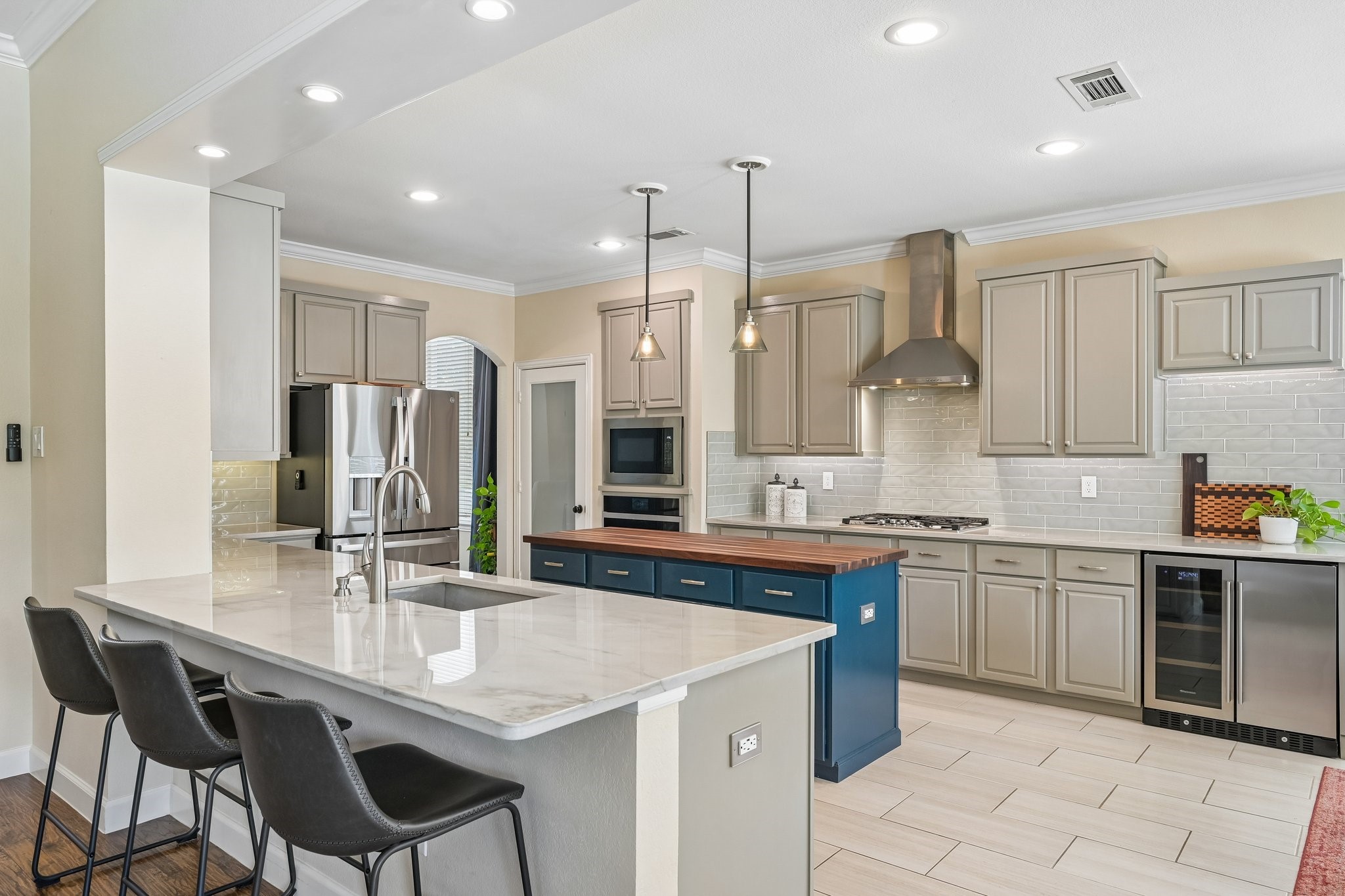 1810 Windsong Circle
