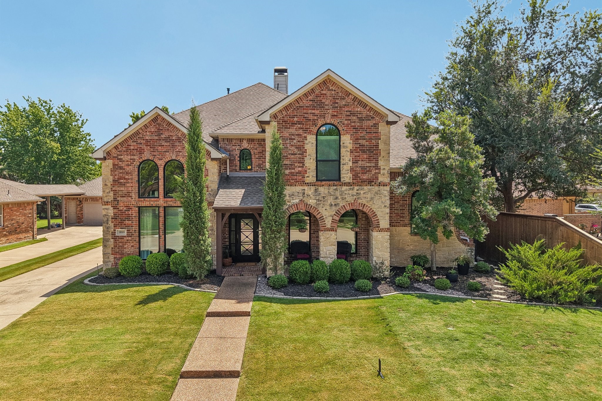 1810 Windsong Circle