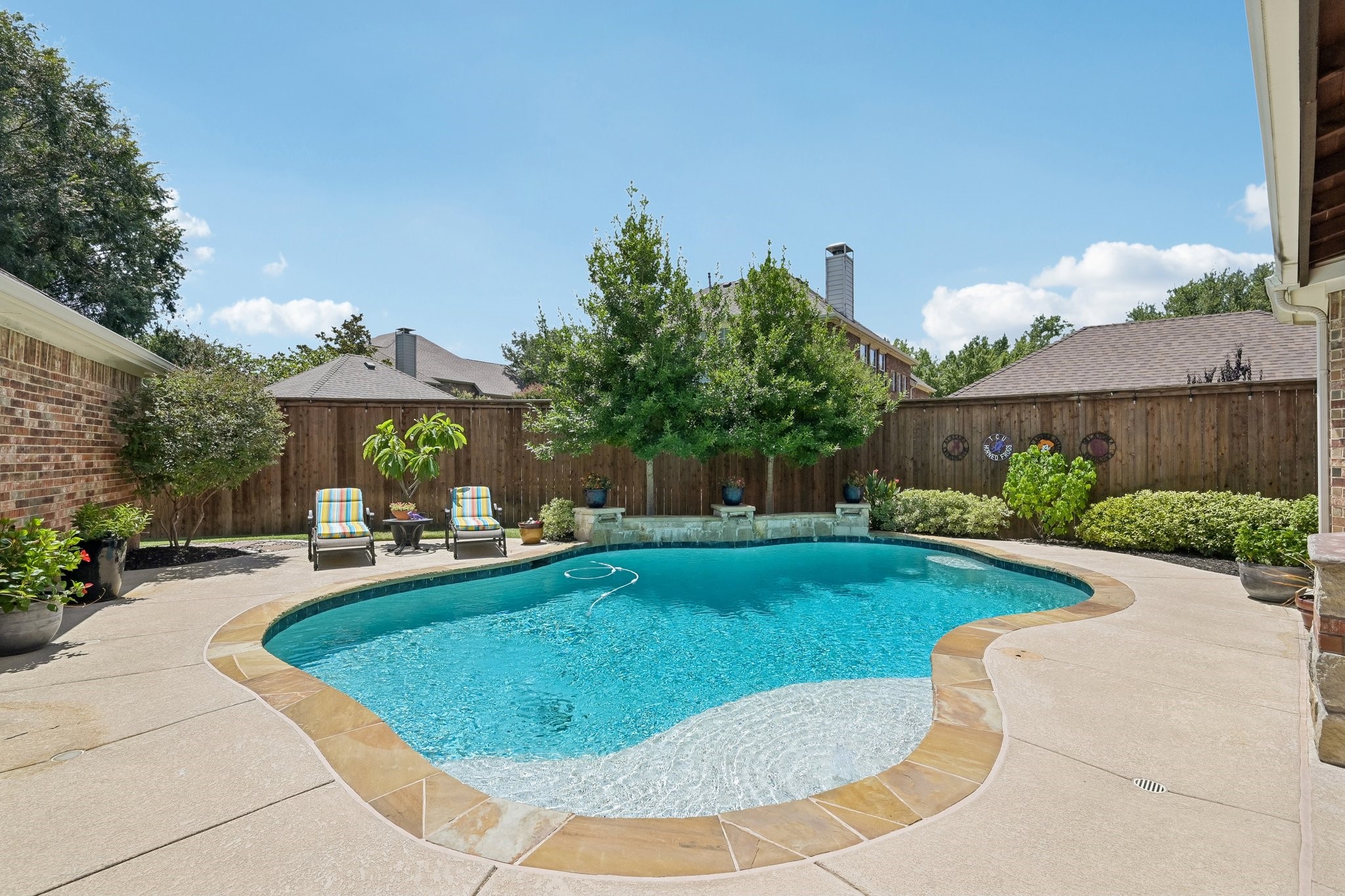 1810 Windsong Circle