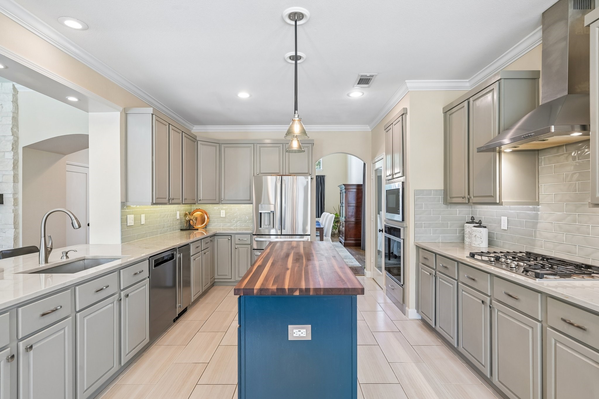 1810 Windsong Circle