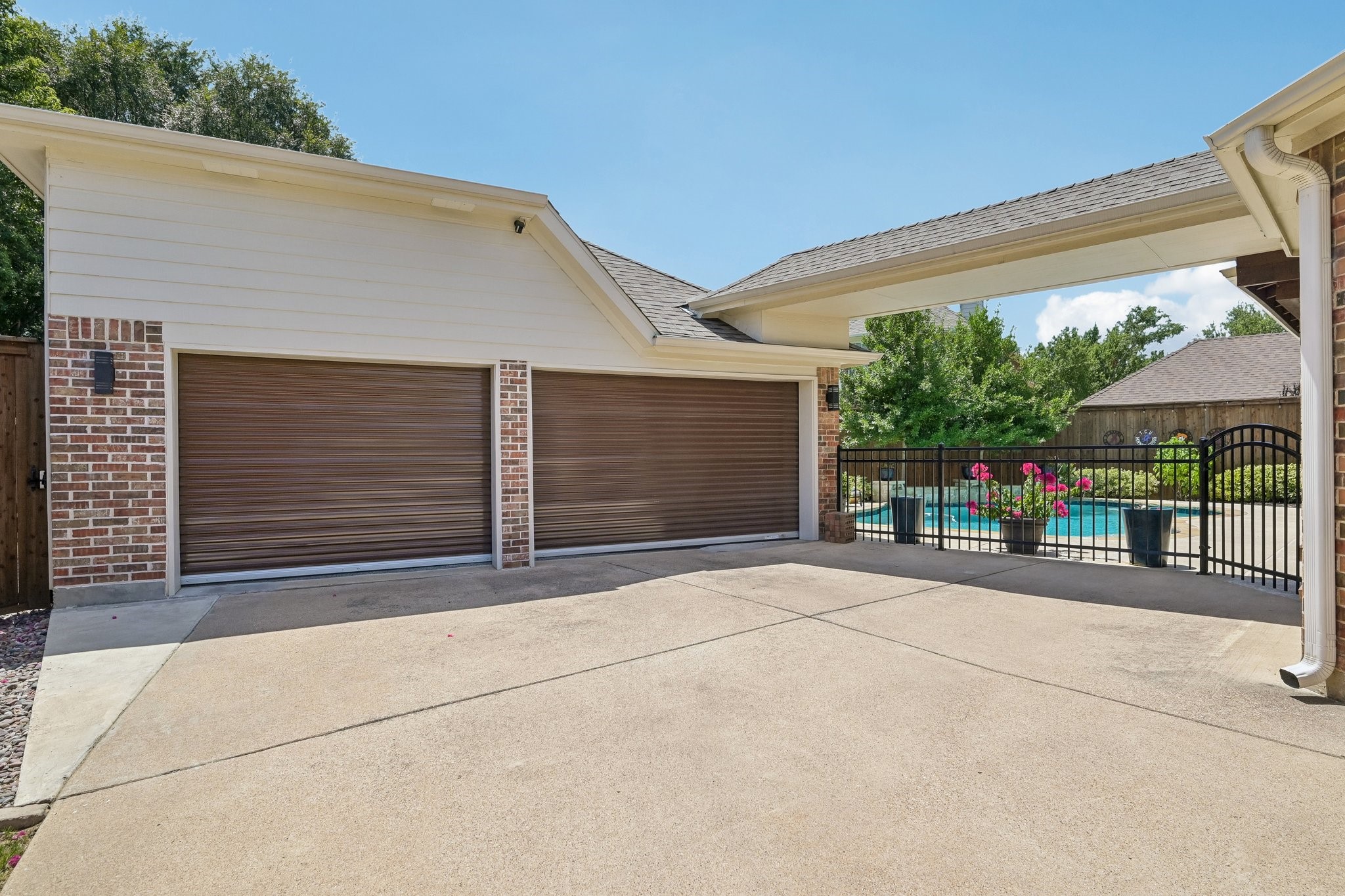 1810 Windsong Circle