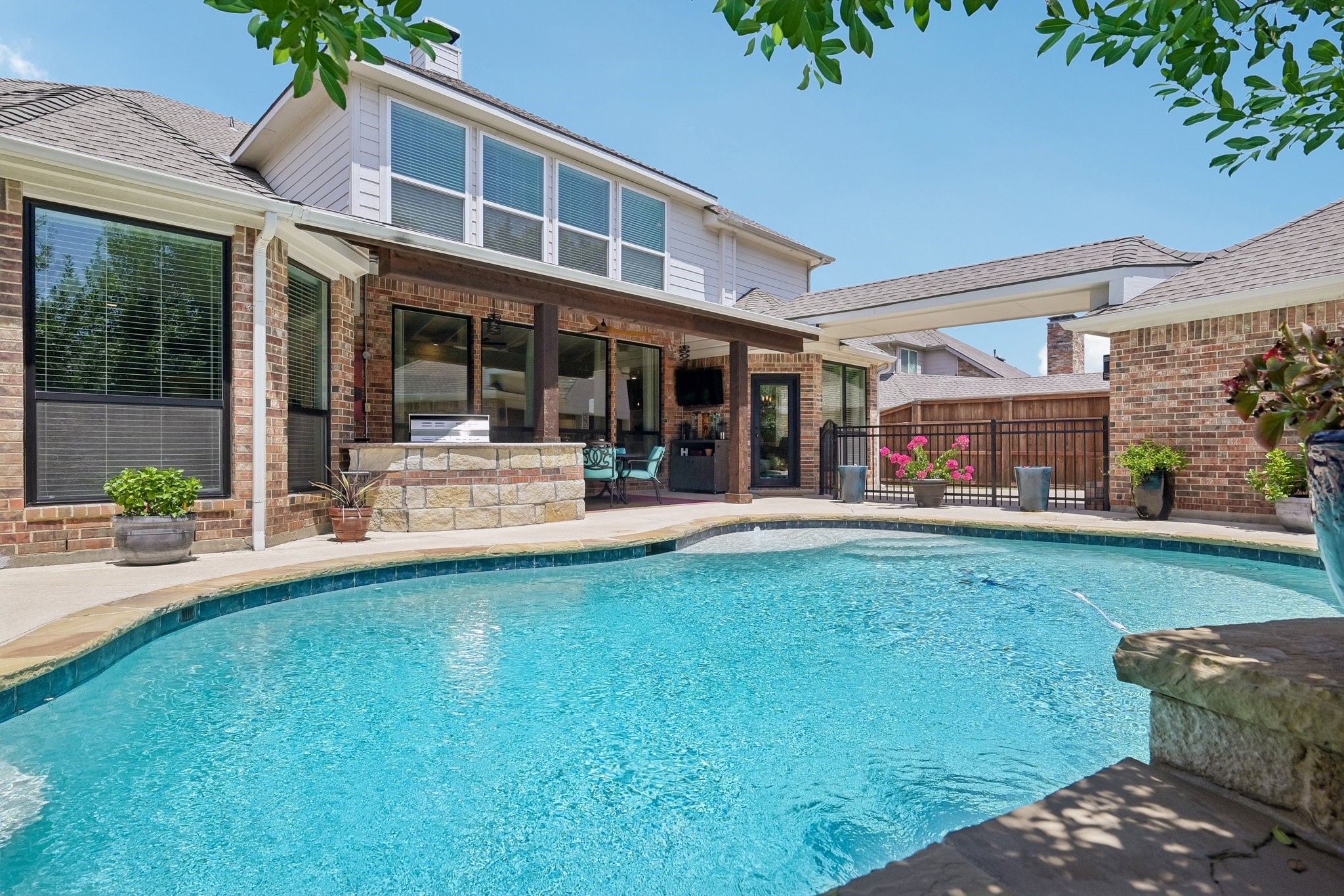 1810 Windsong Circle