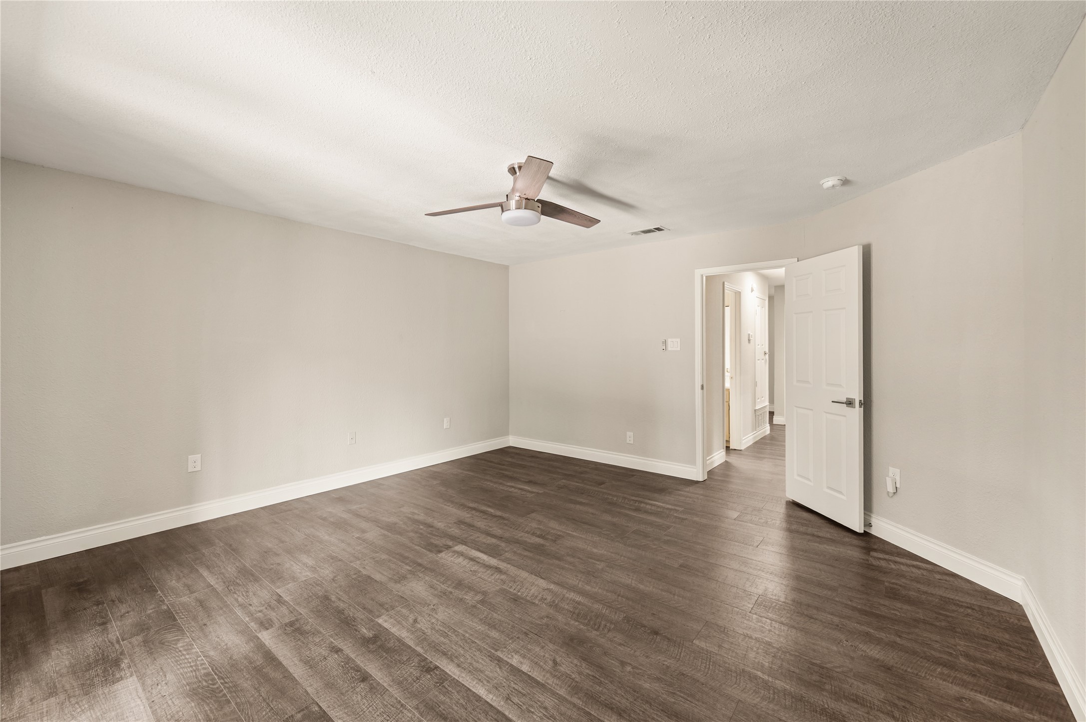 1521 Briarcrest Drive