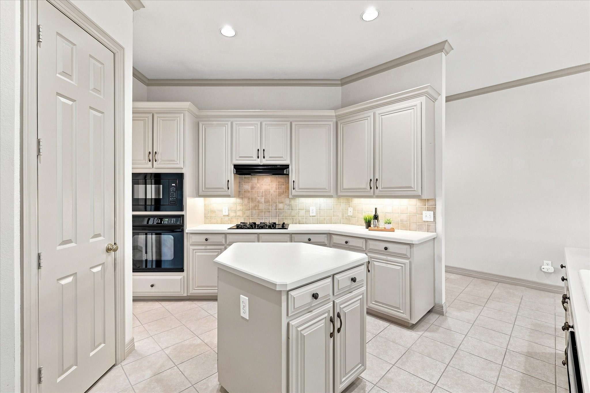 2240 Bedford Circle