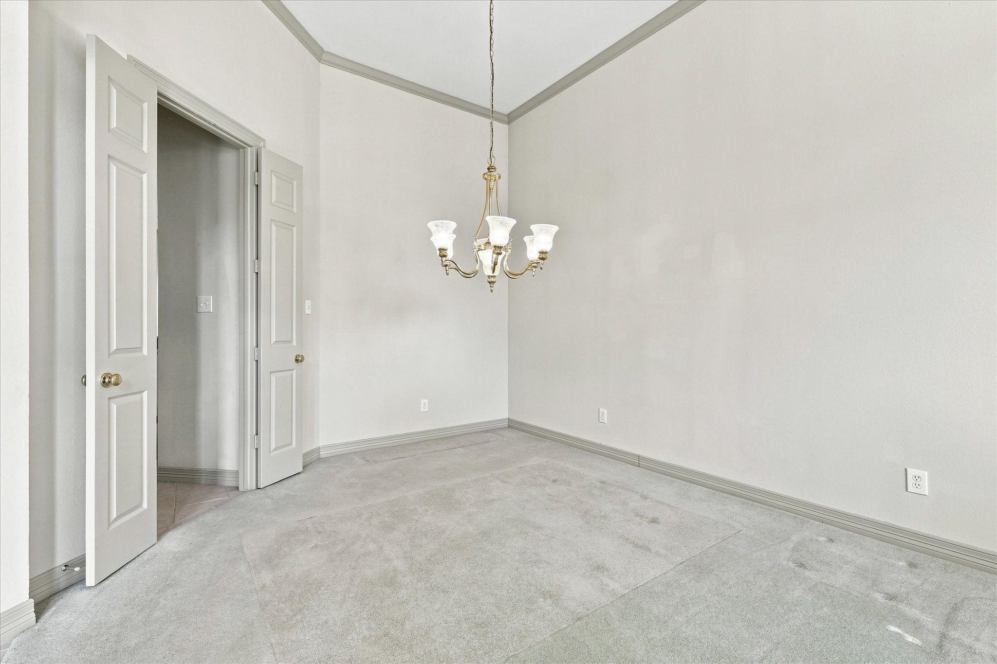 2240 Bedford Circle