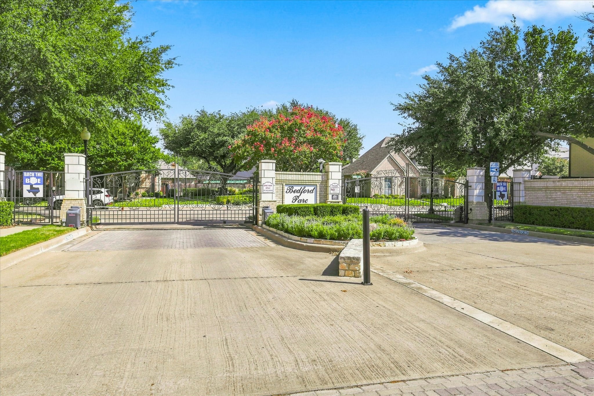 2240 Bedford Circle