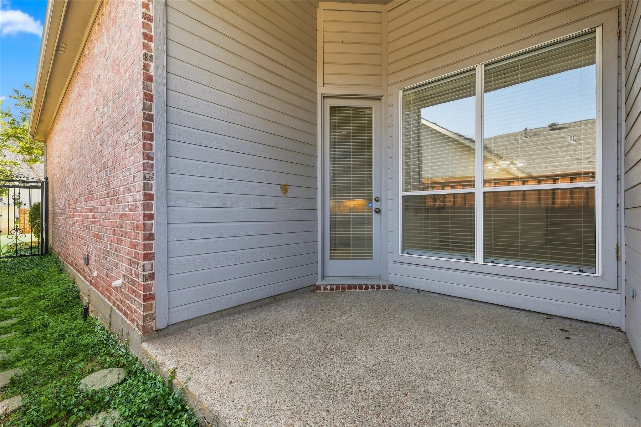 2240 Bedford Circle