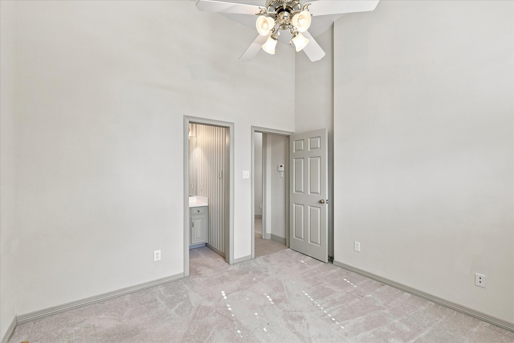 2240 Bedford Circle