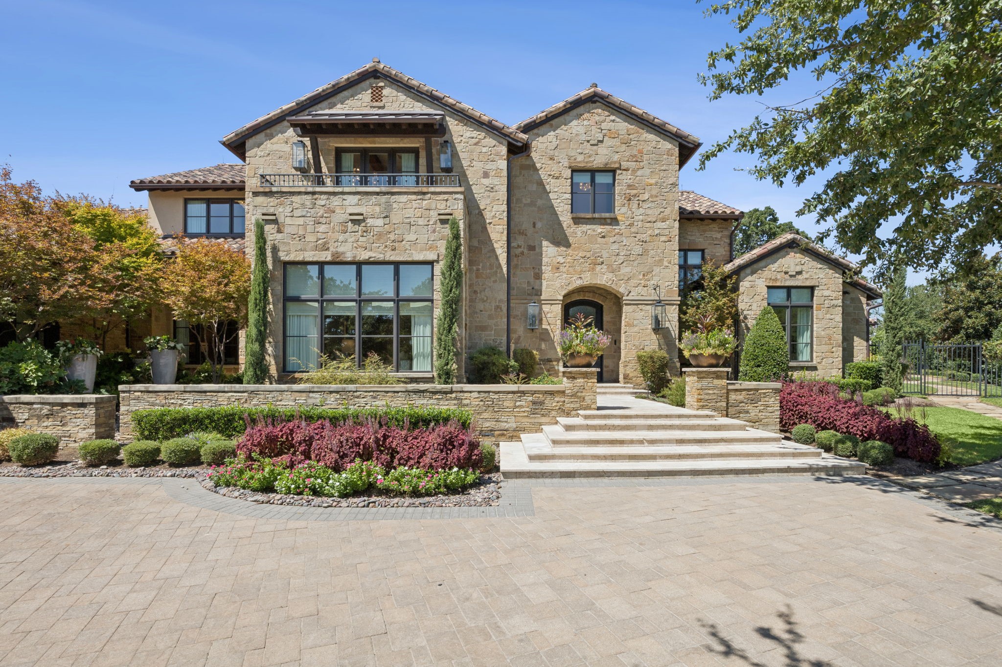 1208 Perdenalas Trail