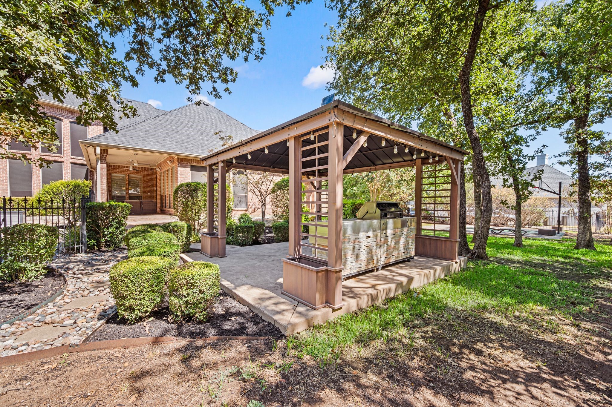 533 Round Hollow Lane