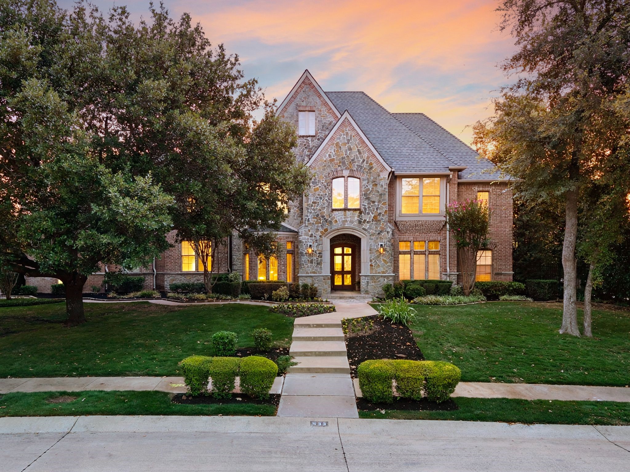 533 Round Hollow Lane