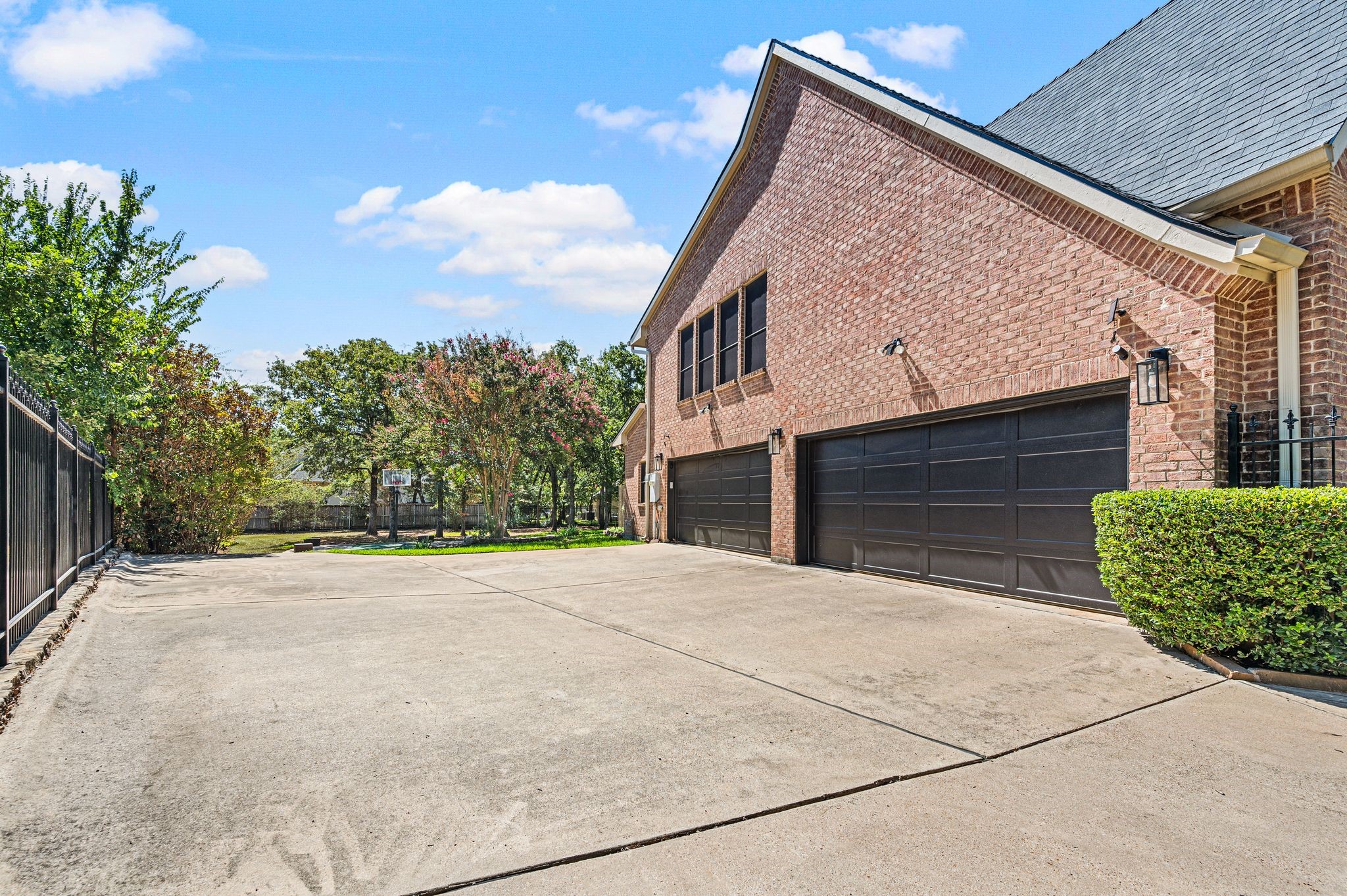 533 Round Hollow Lane