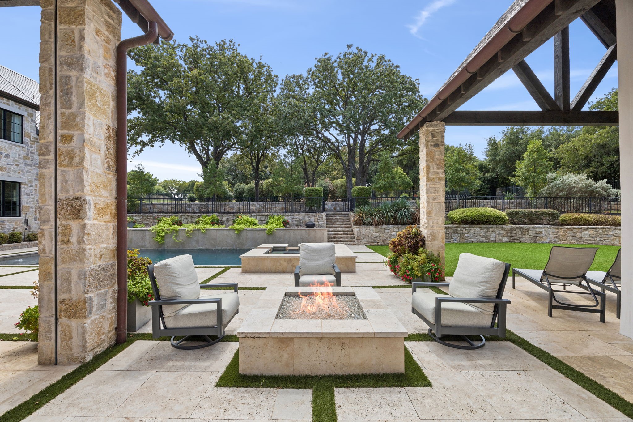 2001 Brazos Court