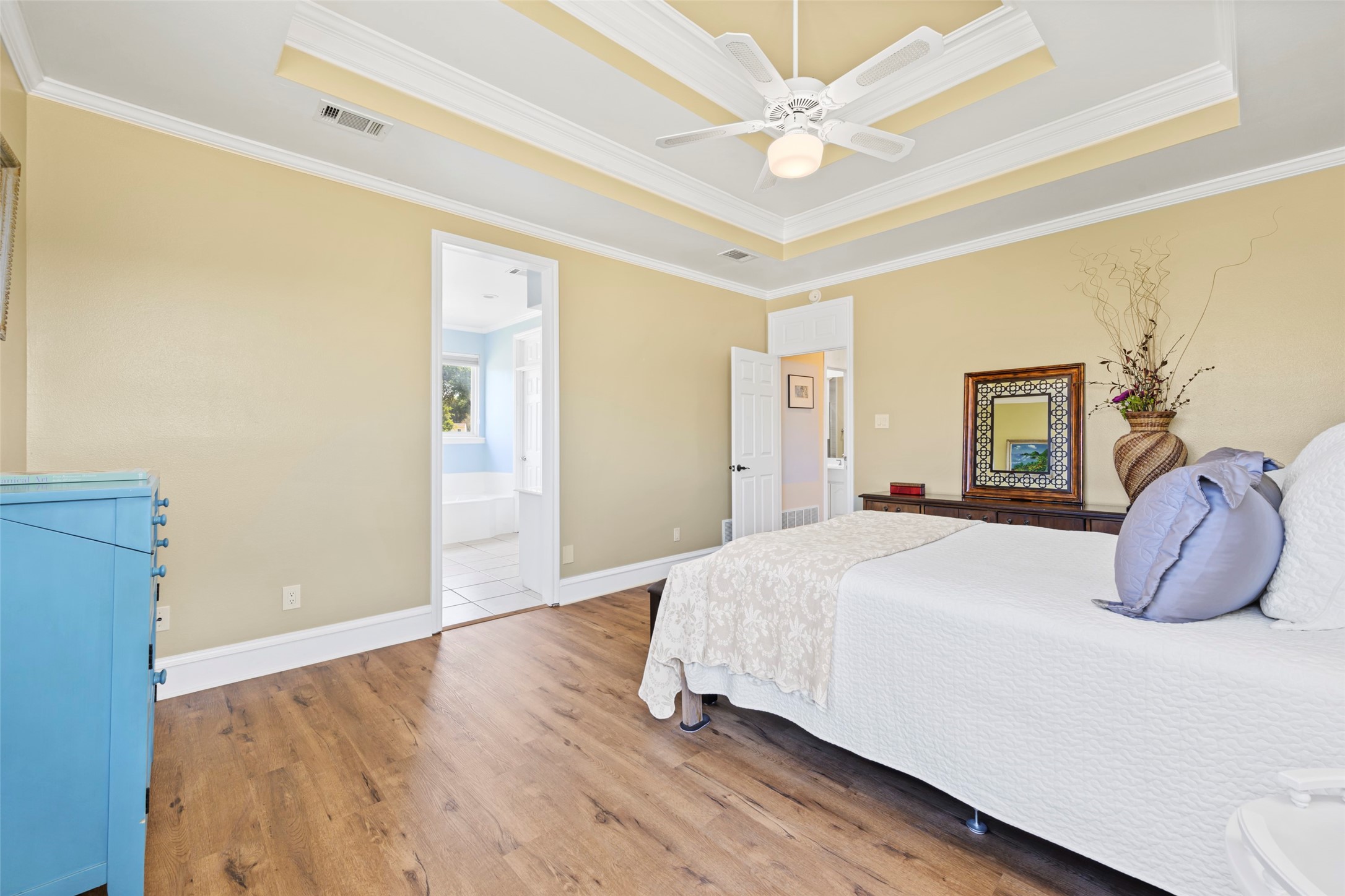 8404 Sunset Cove Drive