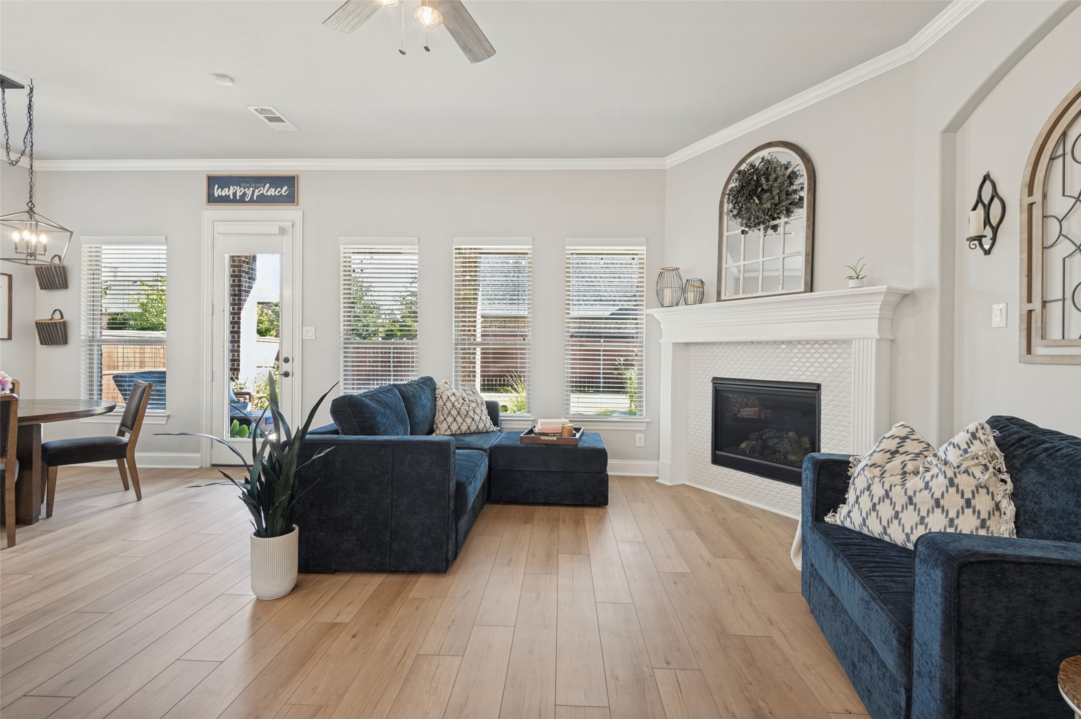 4374 Vineyard Creek Drive