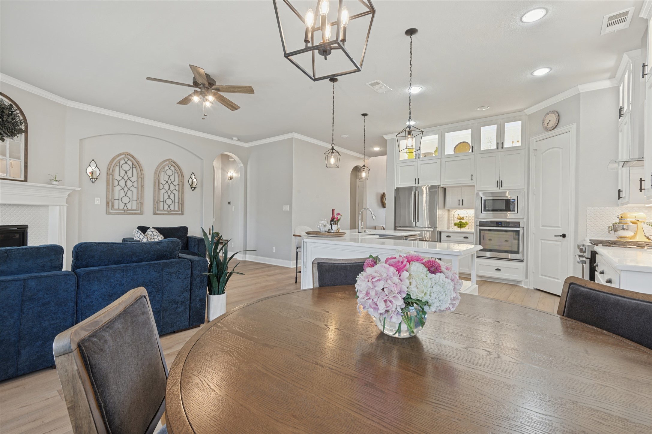 4374 Vineyard Creek Drive