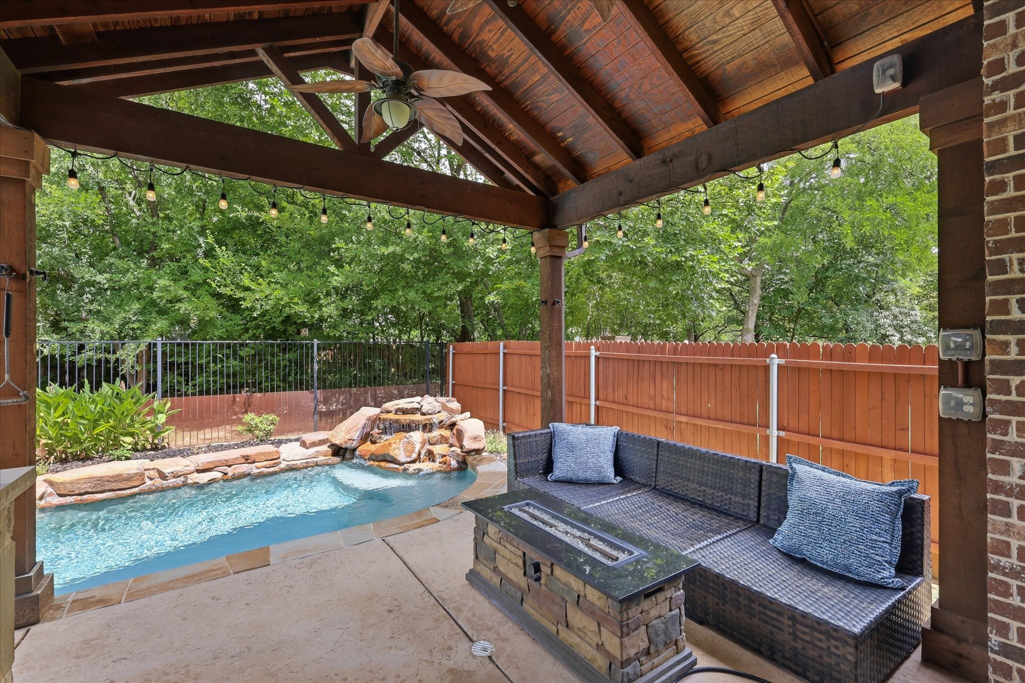 2600 Gateway Court