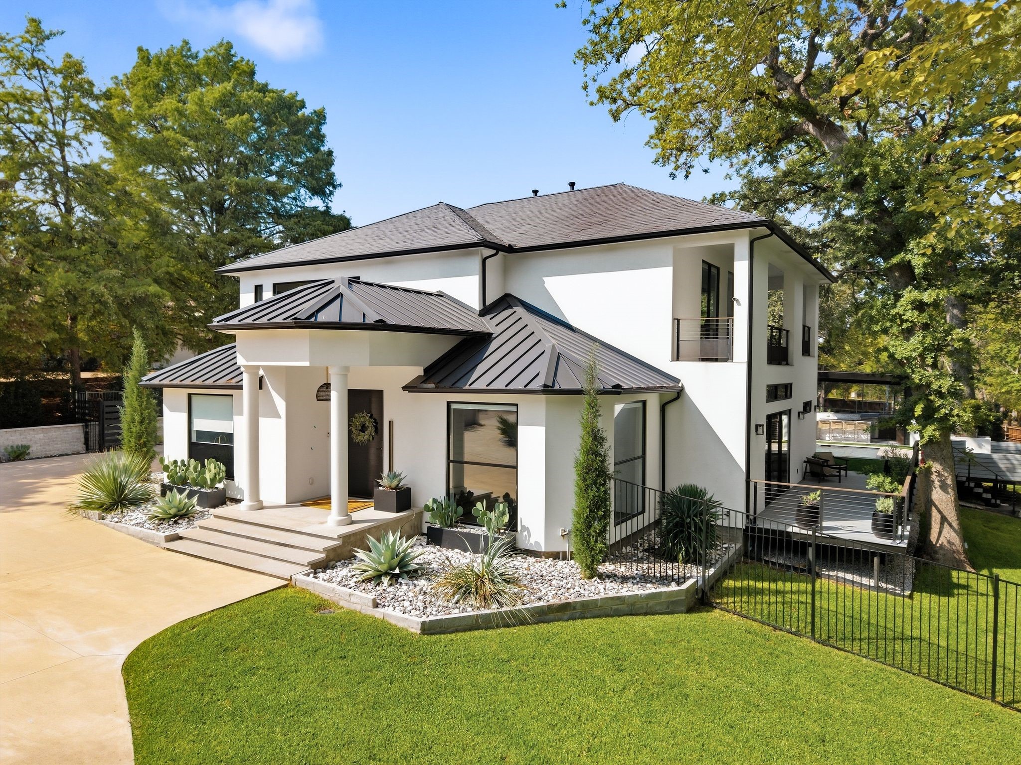 700 Garden Court