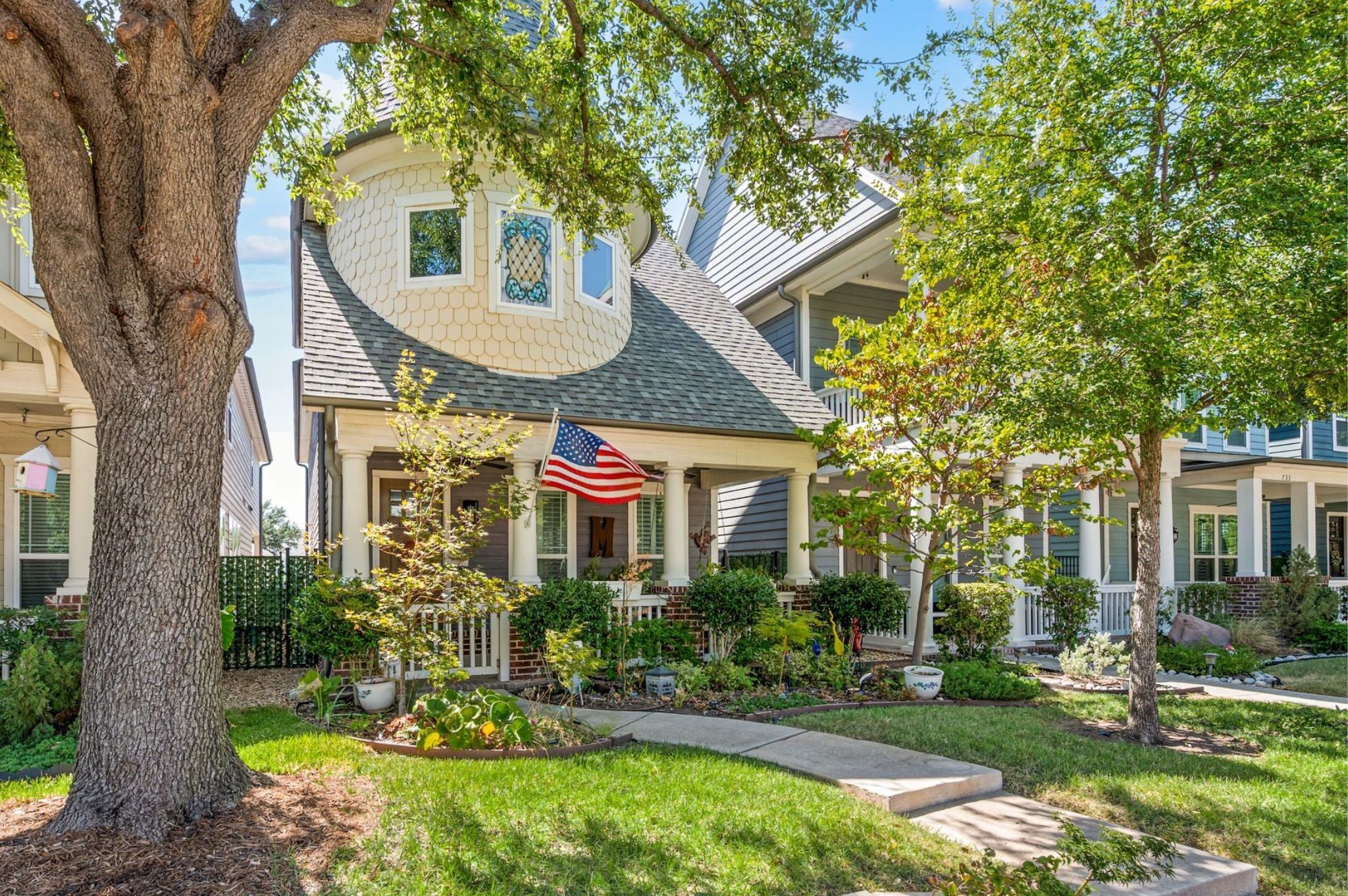 737 Hammond Street