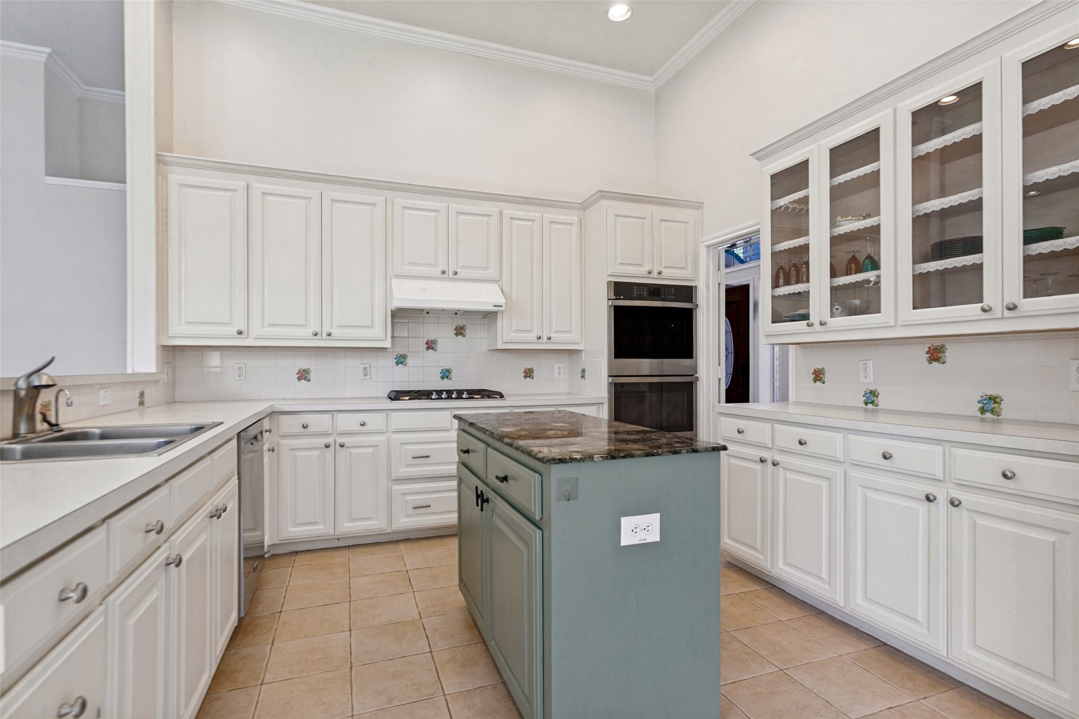 616 Sunningdale