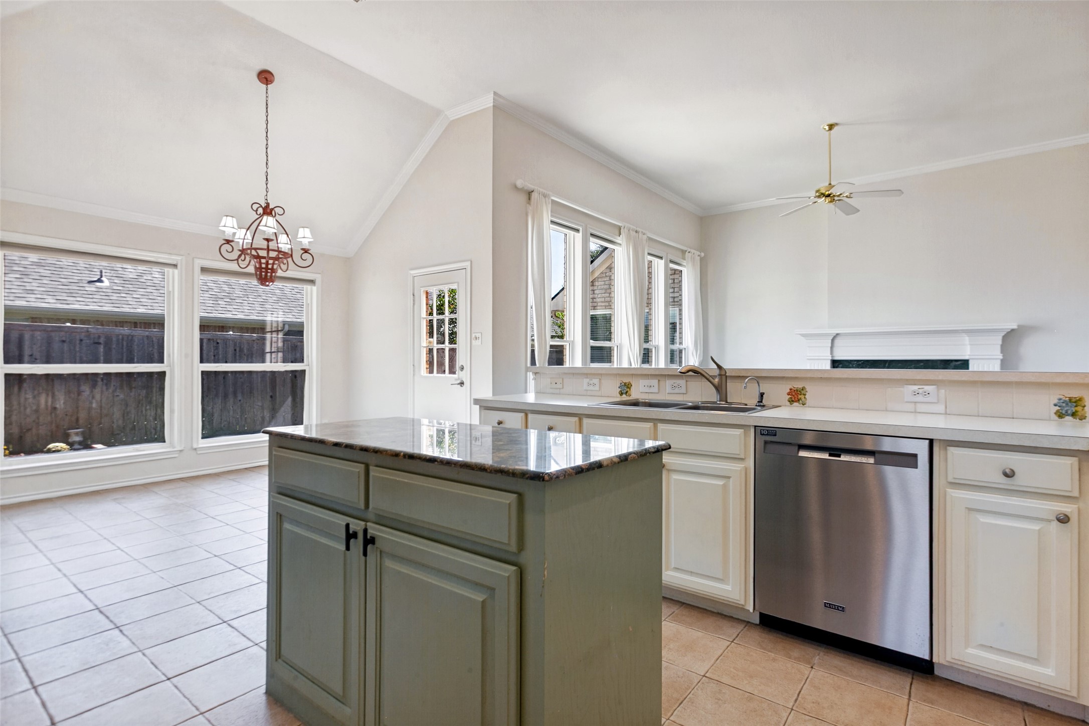616 Sunningdale