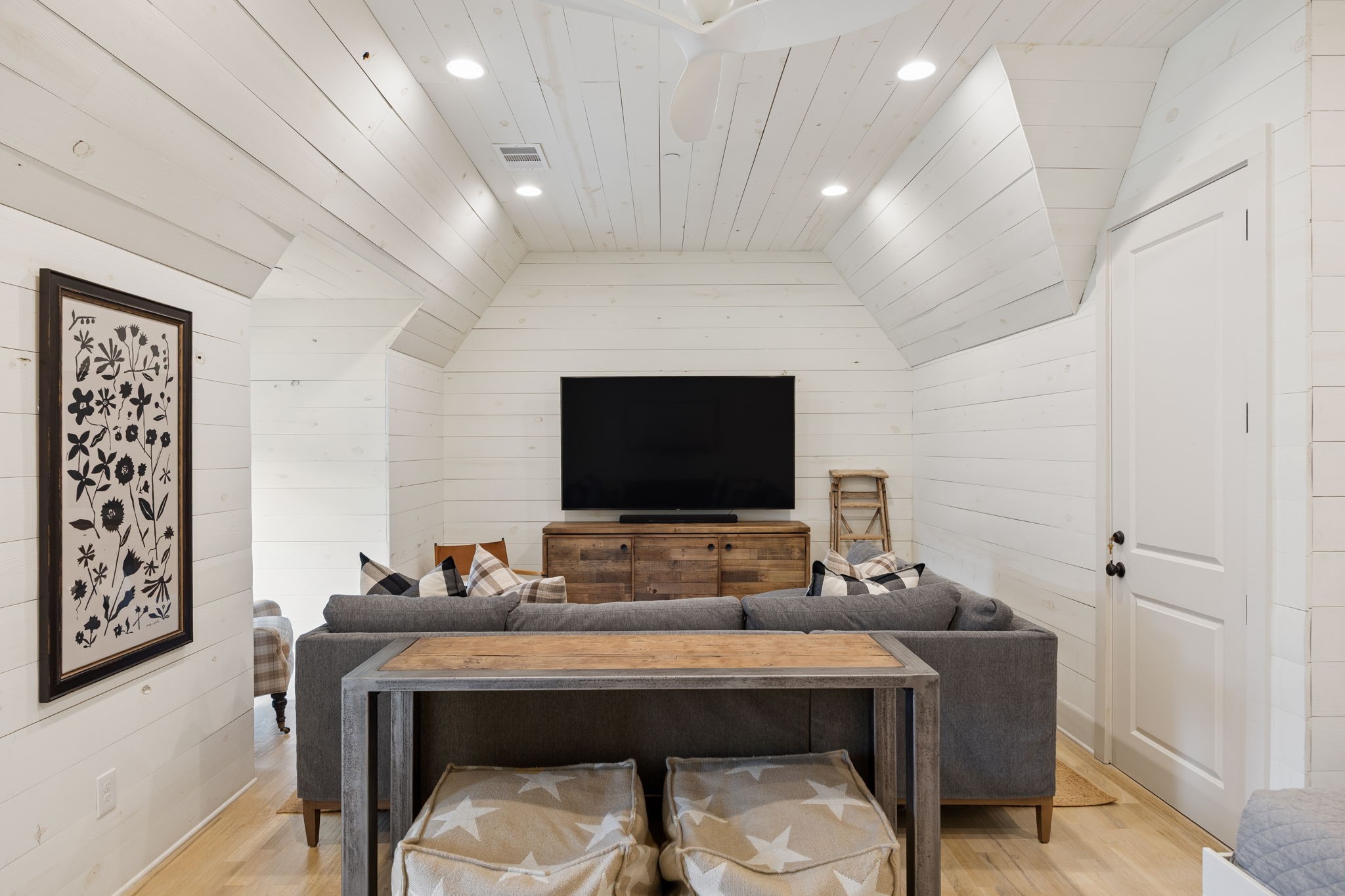 1255 Bolton Court
