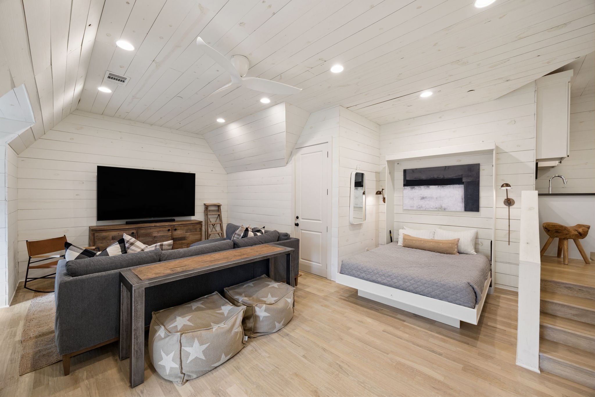 1255 Bolton Court
