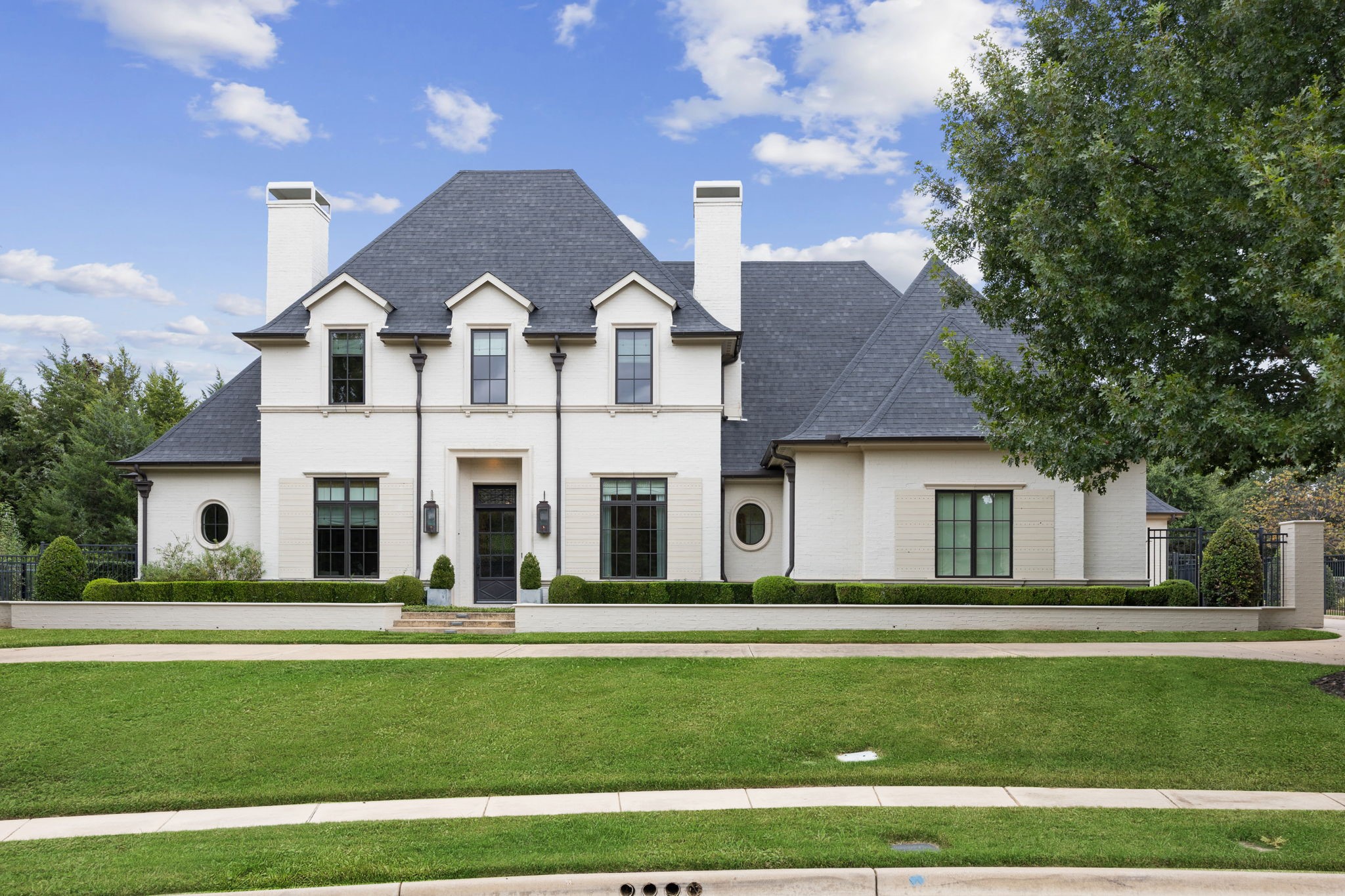 1255 Bolton Court