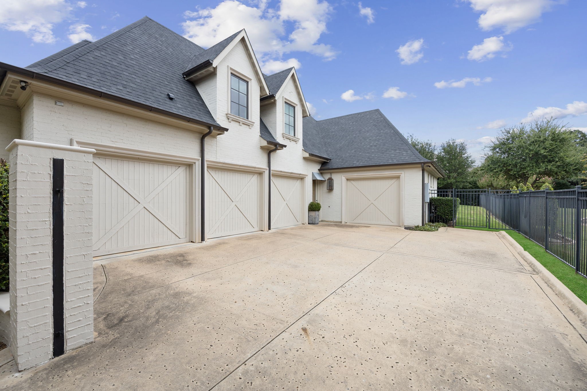 1255 Bolton Court
