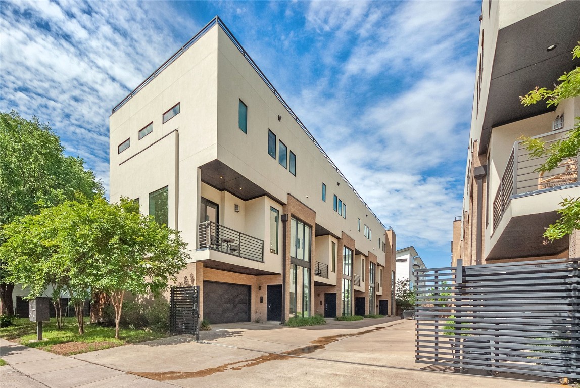 1847 Summit Avenue Unit: 2A
