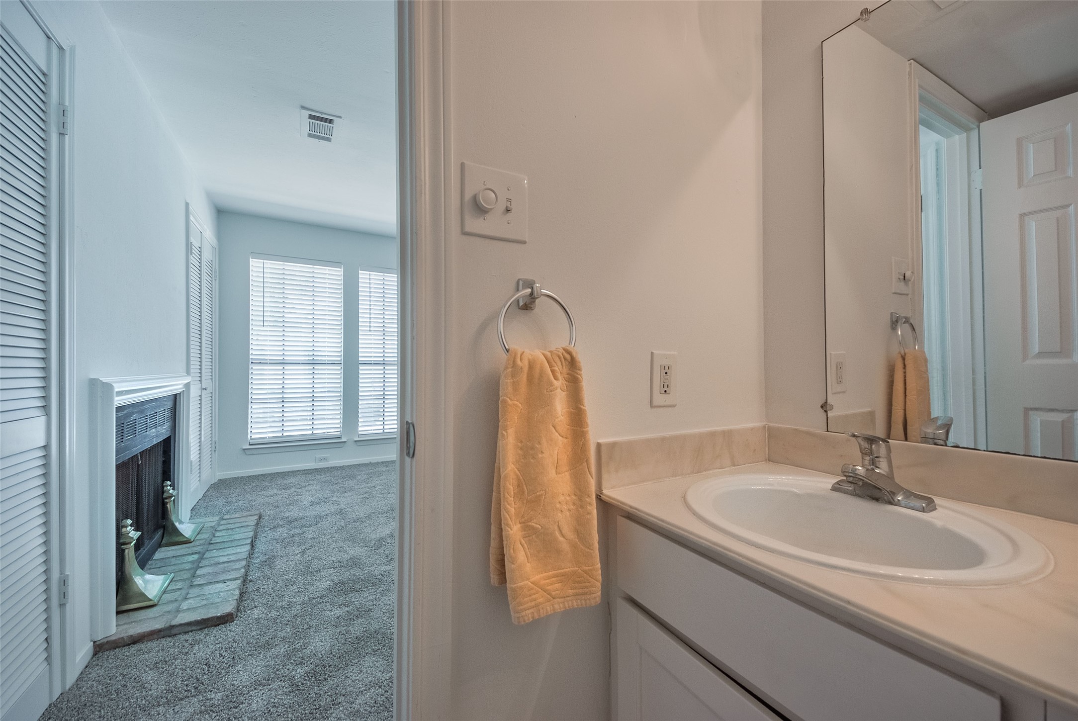 4229 Cole Avenue Unit: 117