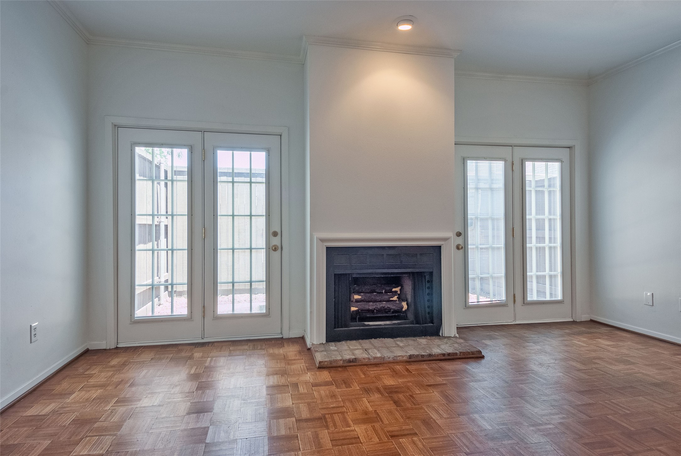 4229 Cole Avenue Unit: 117