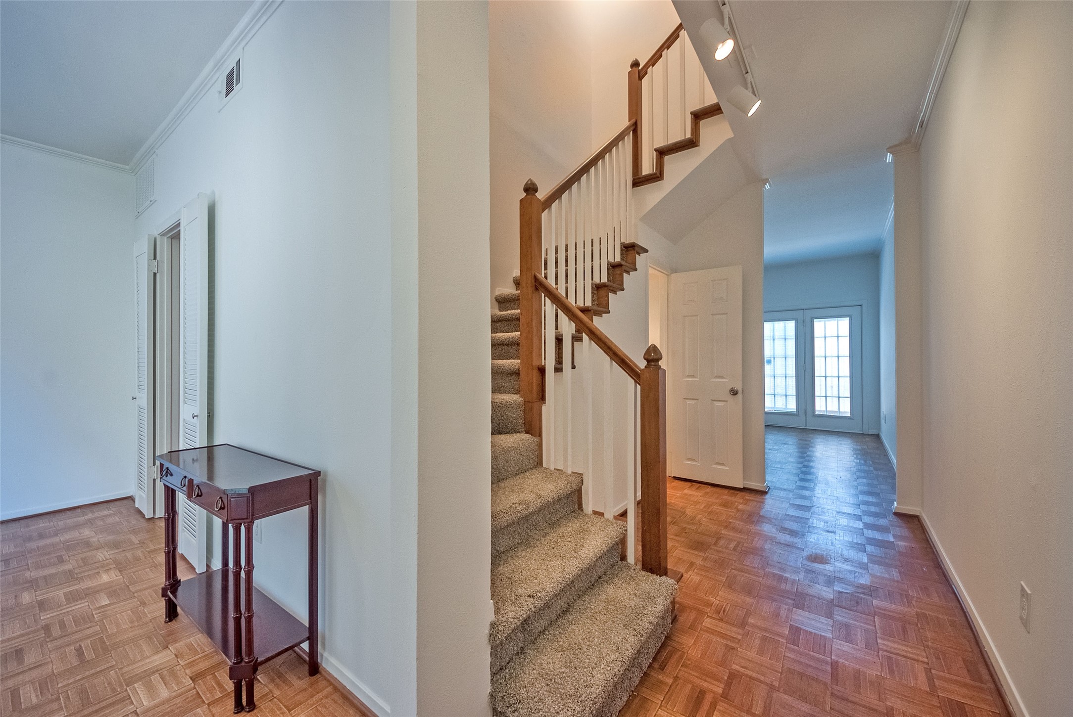 4229 Cole Avenue Unit: 117