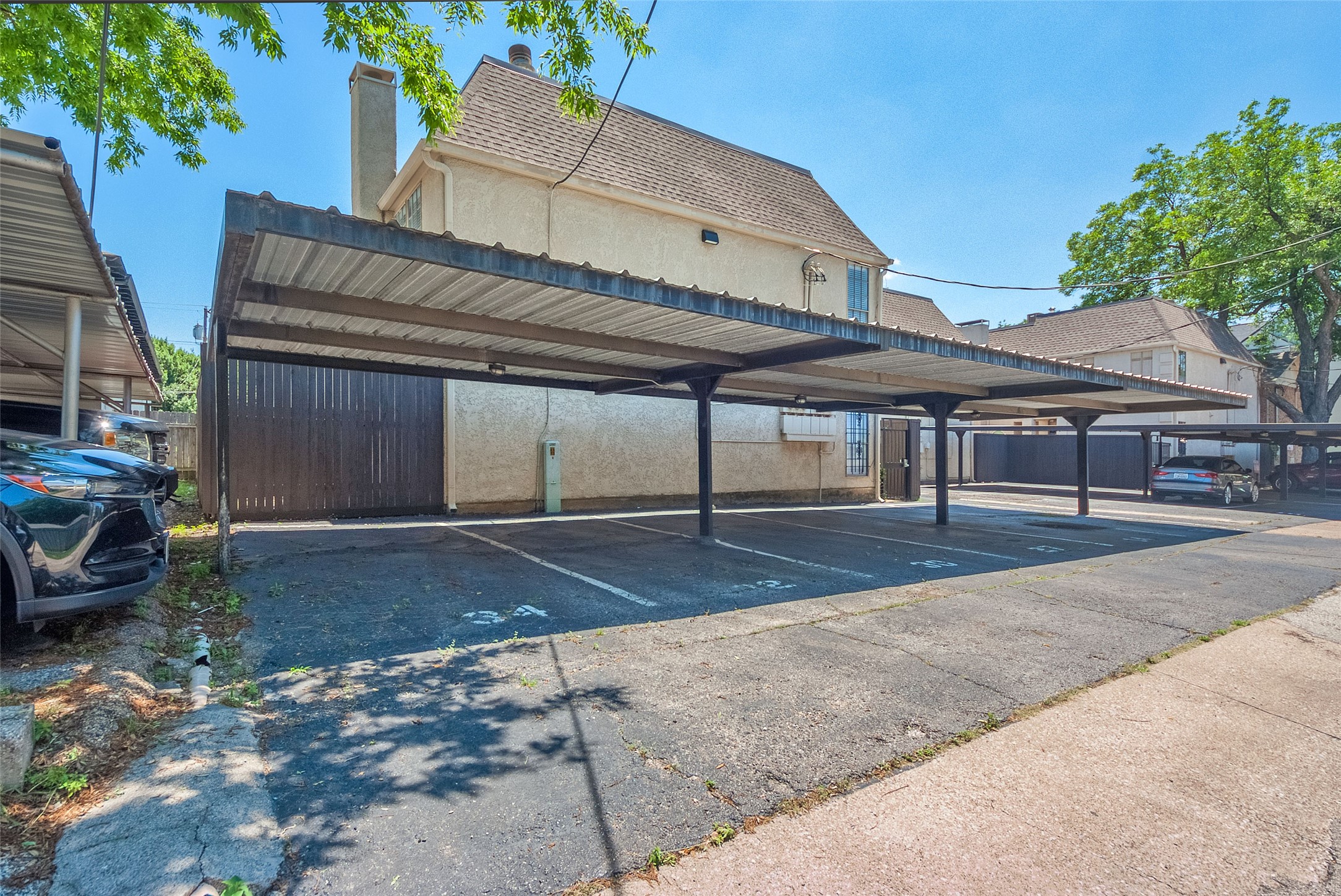 4229 Cole Avenue Unit: 117