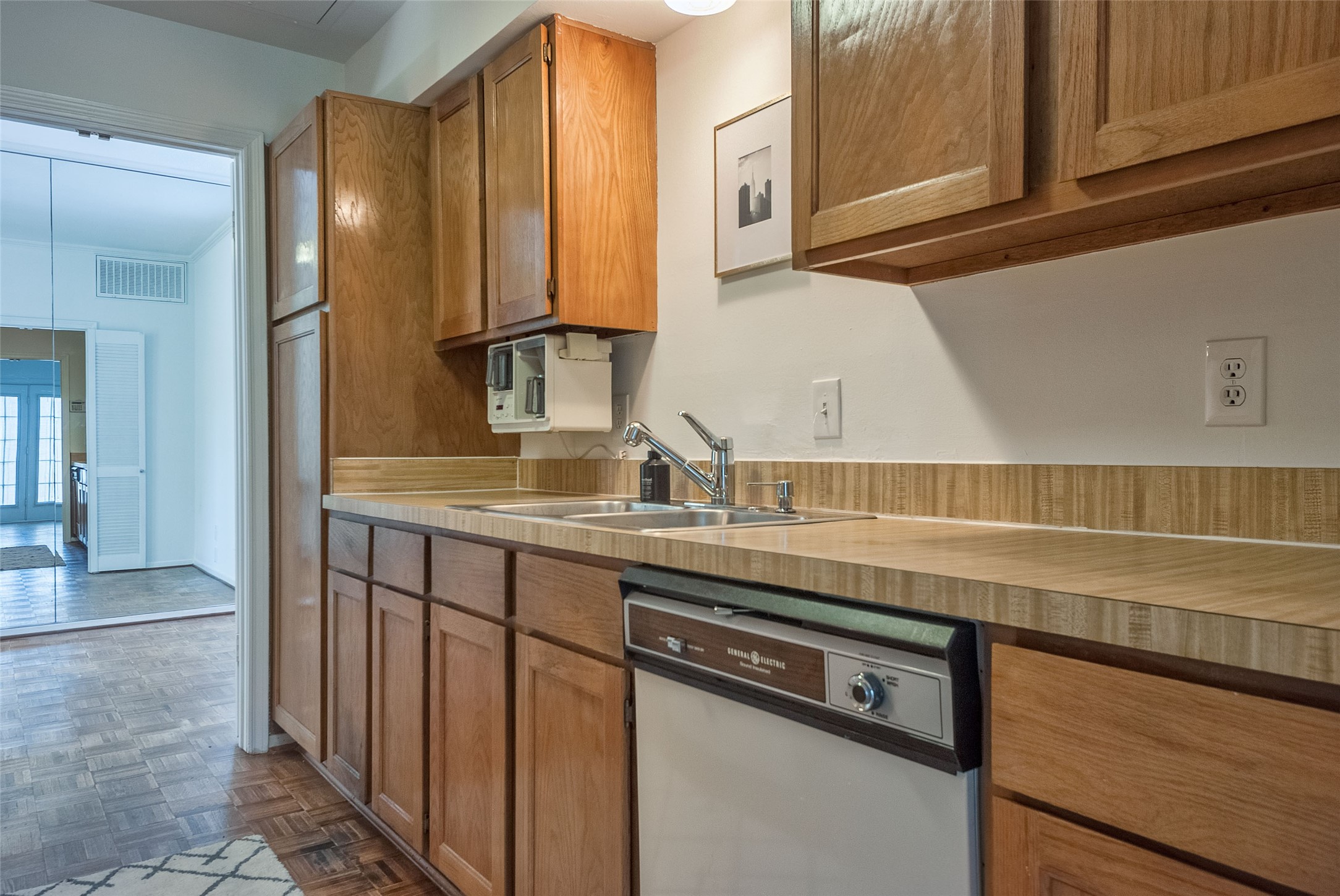 4229 Cole Avenue Unit: 117