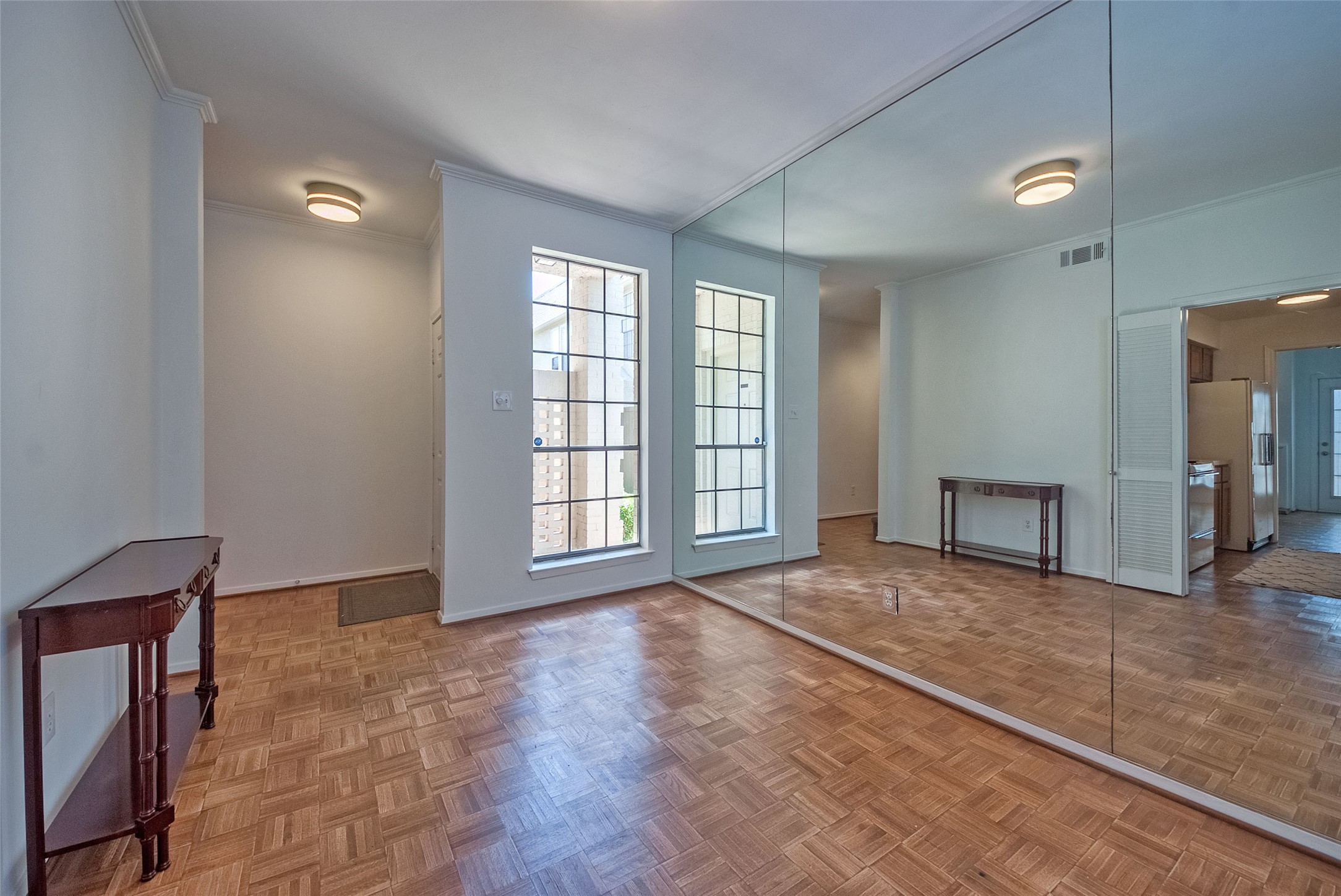4229 Cole Avenue Unit: 117