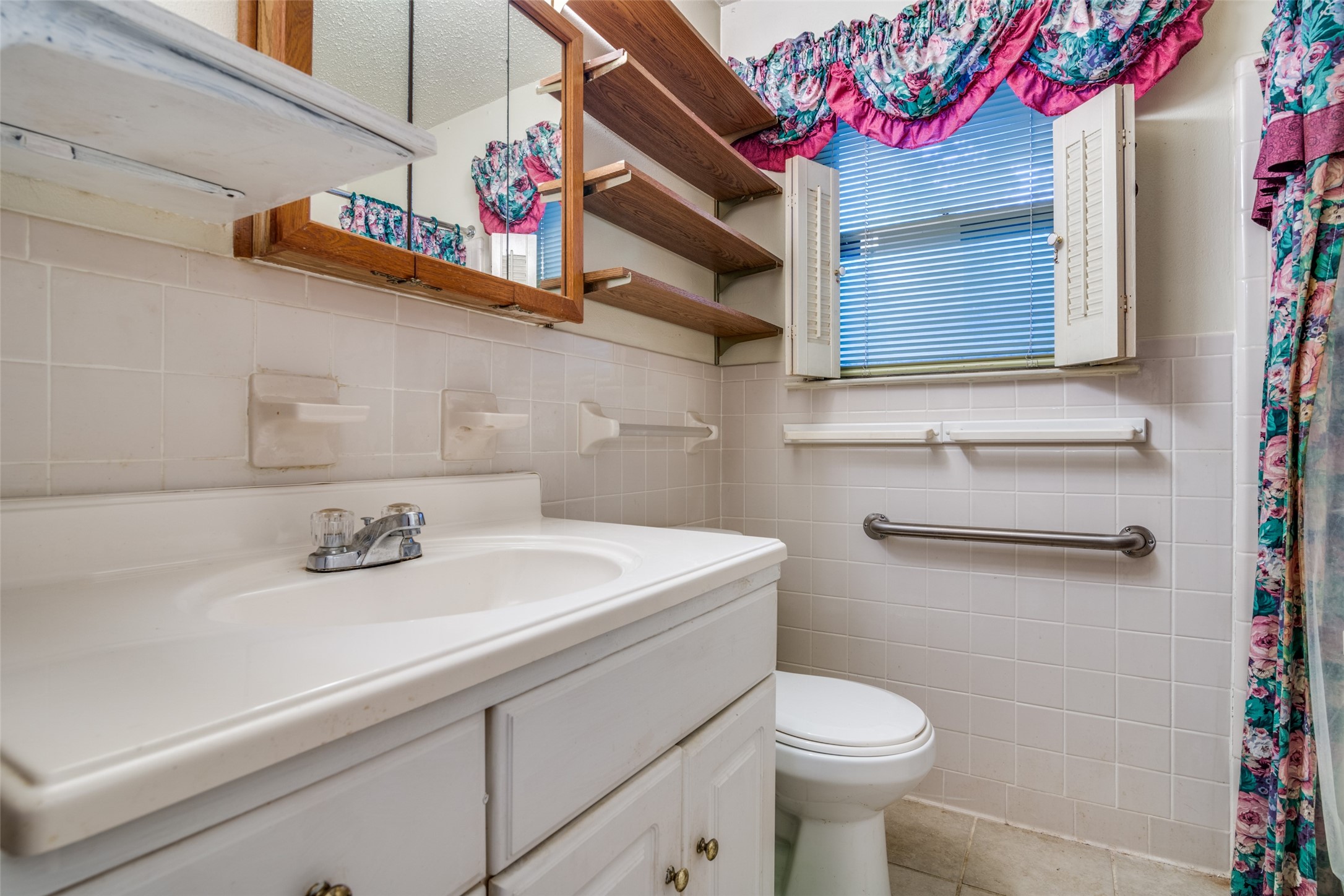 2366 Highwood Drive