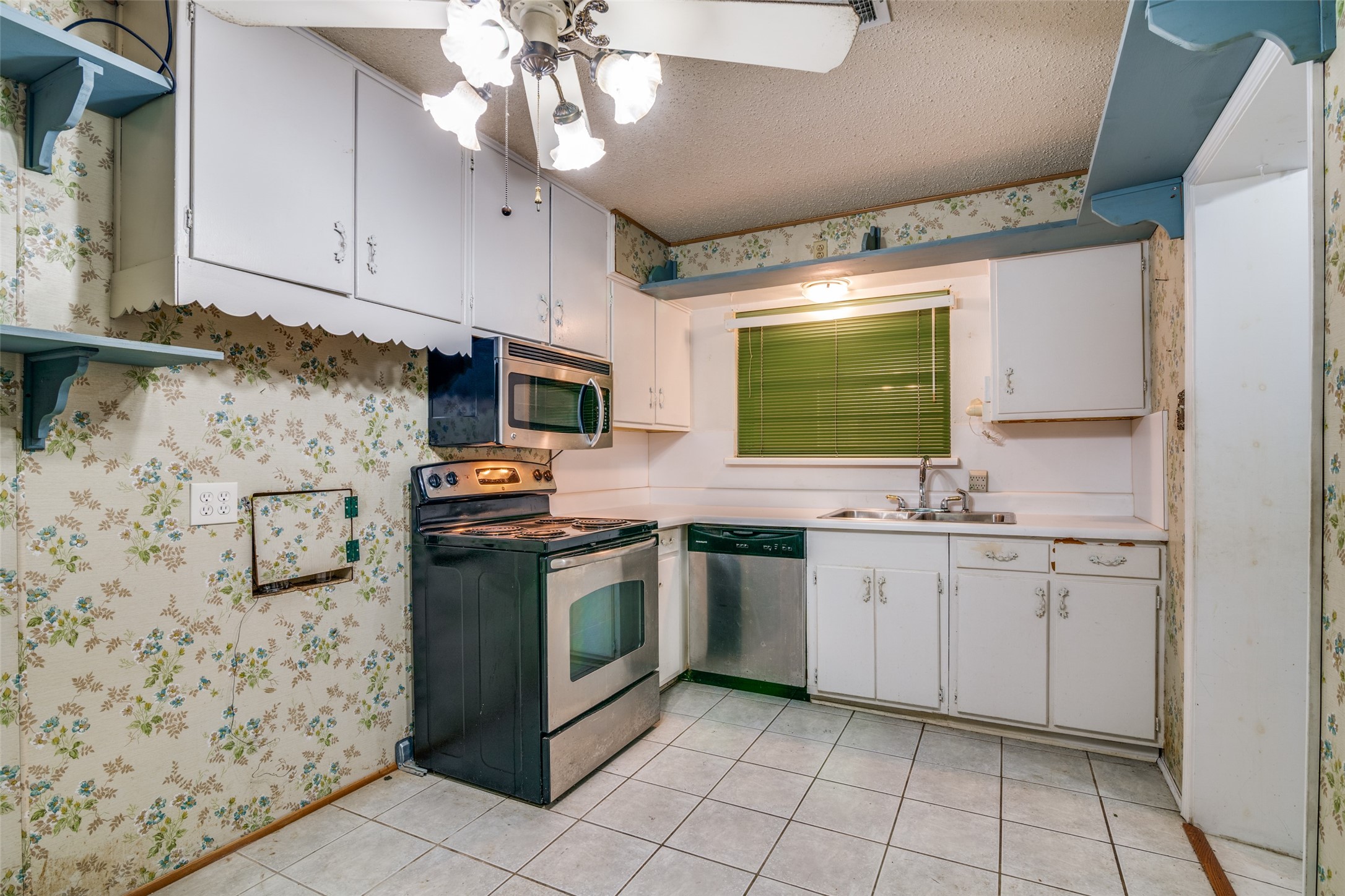 2366 Highwood Drive
