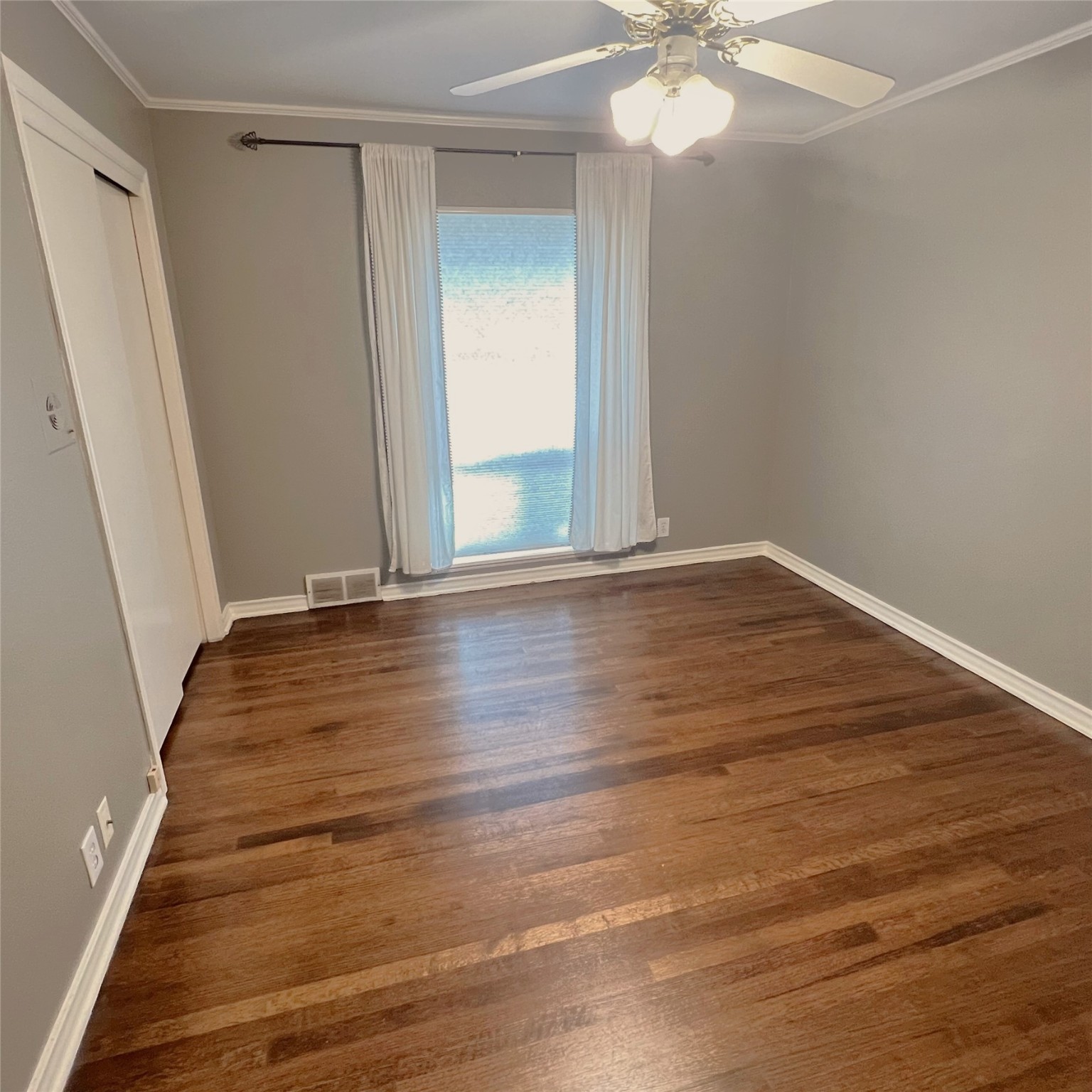 6317 E Lovers Lane