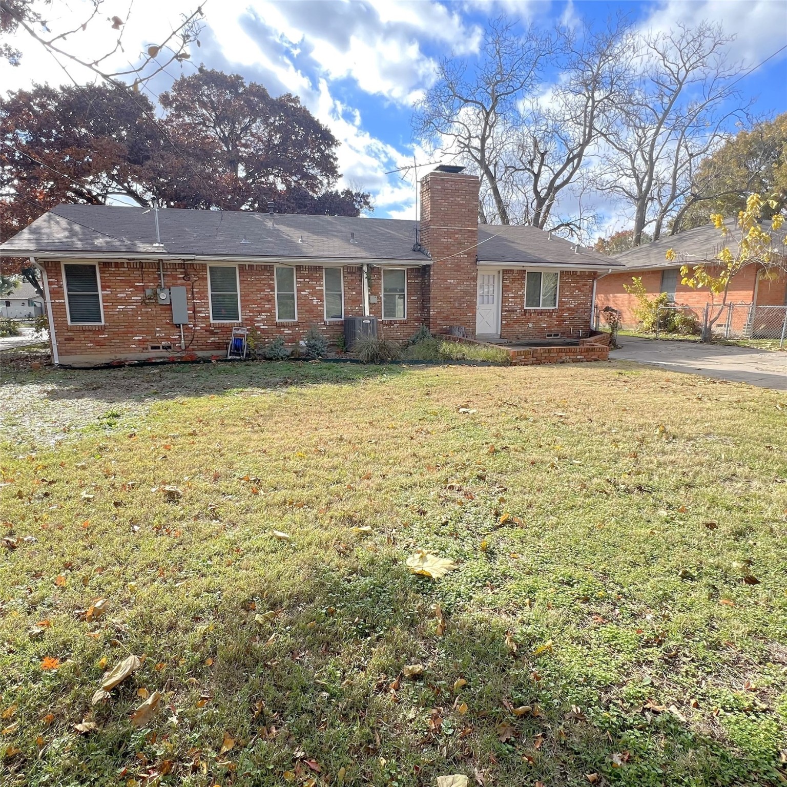 6317 E Lovers Lane
