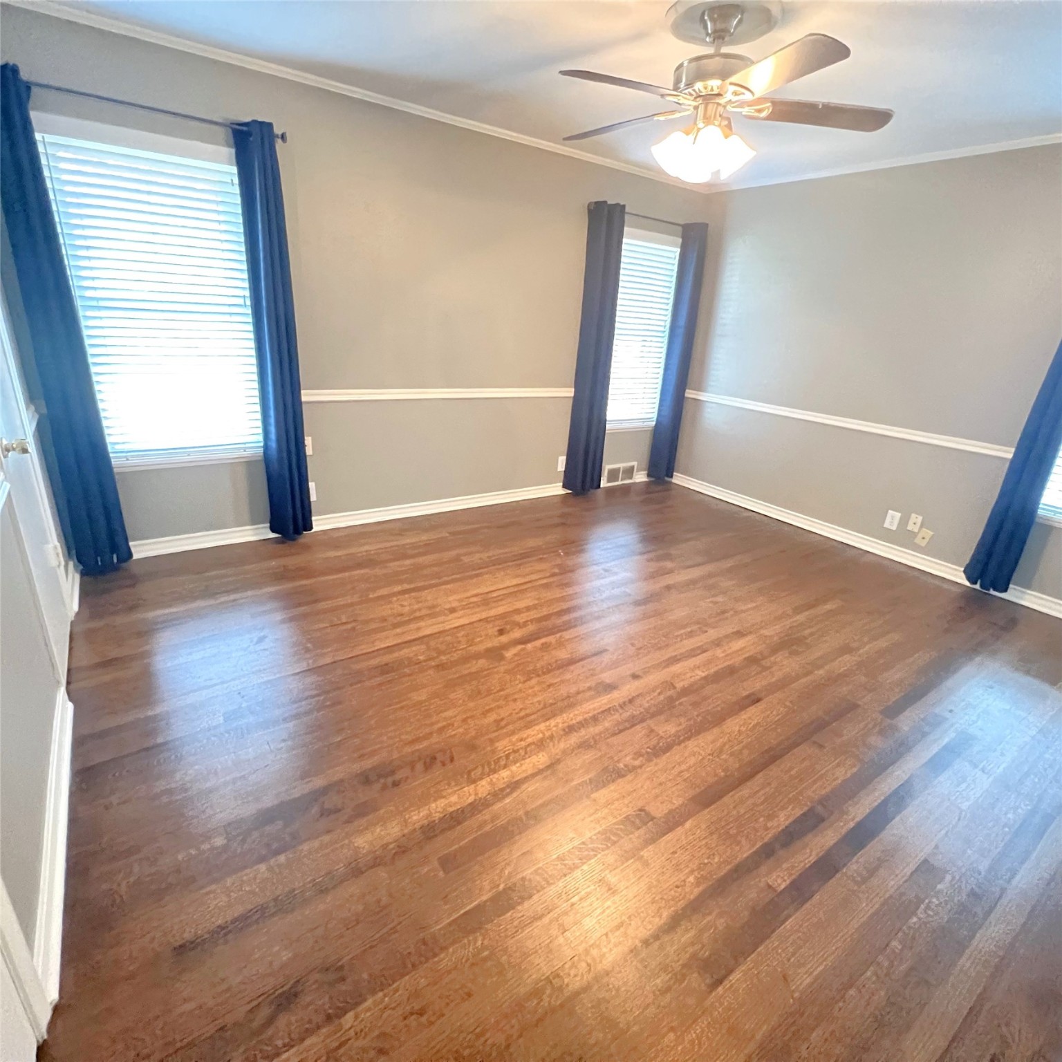 6317 E Lovers Lane