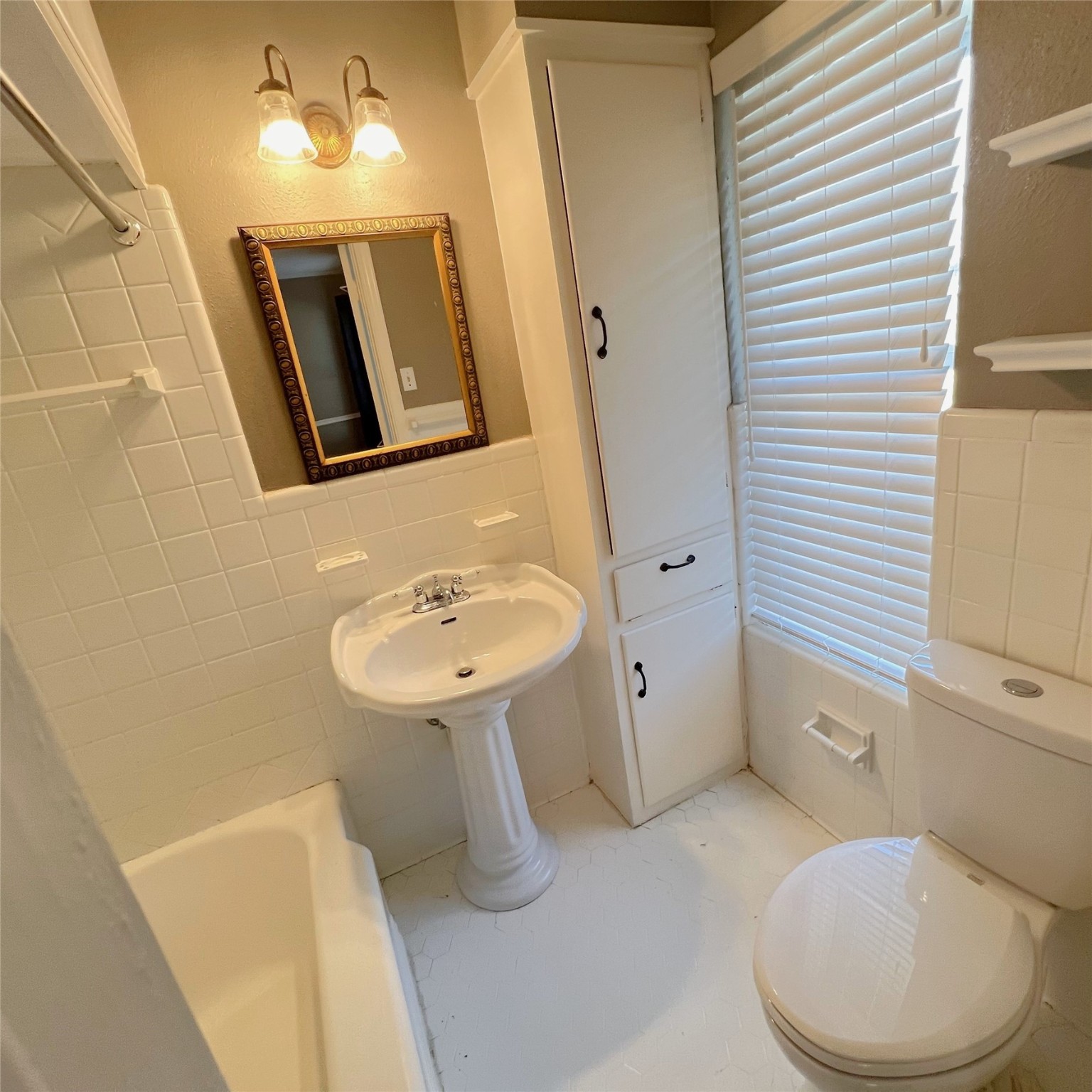 6317 E Lovers Lane