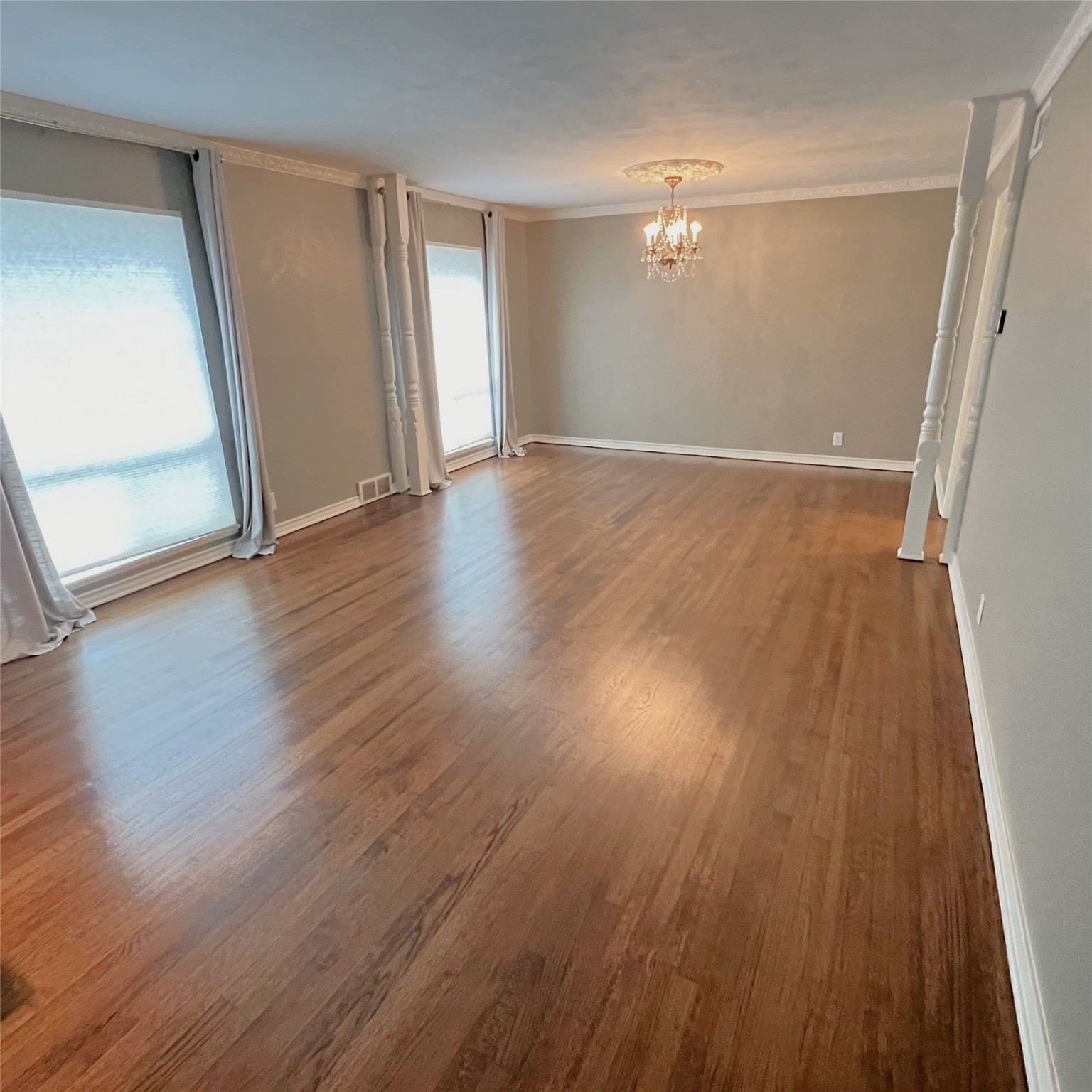 6317 E Lovers Lane