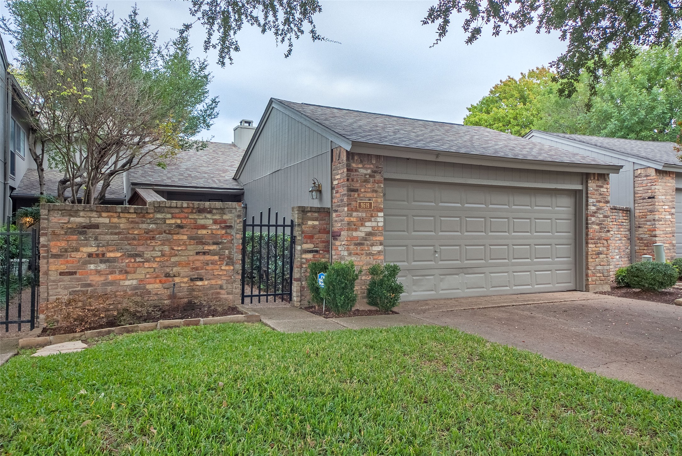 9619 Highland View Drive