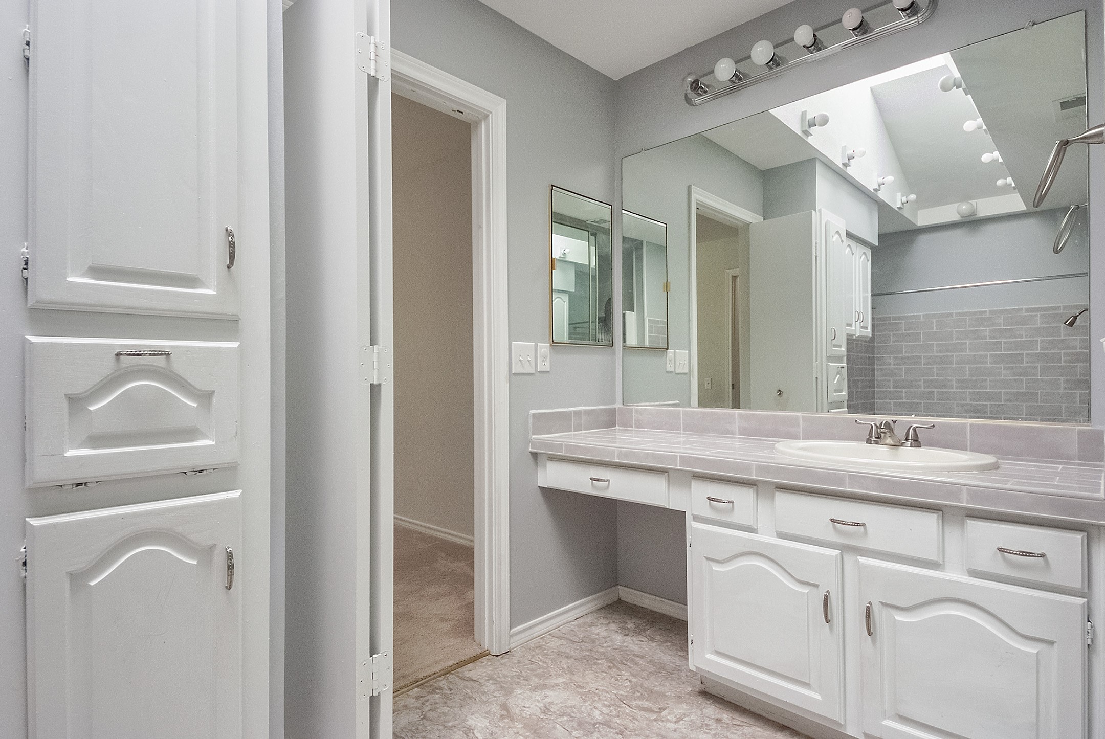 5826 Smoke Glass Trail
