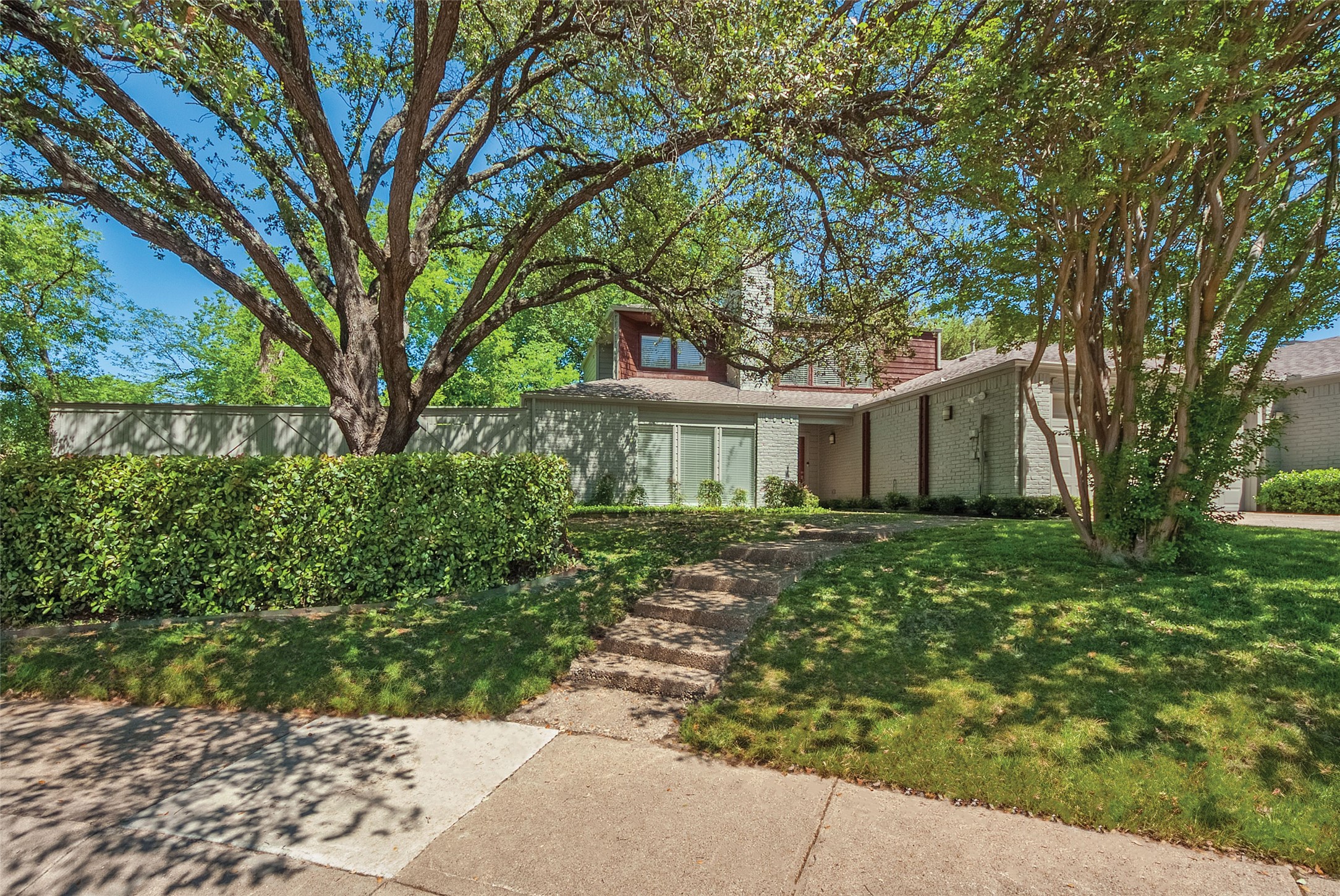 9401 Summerhill Lane