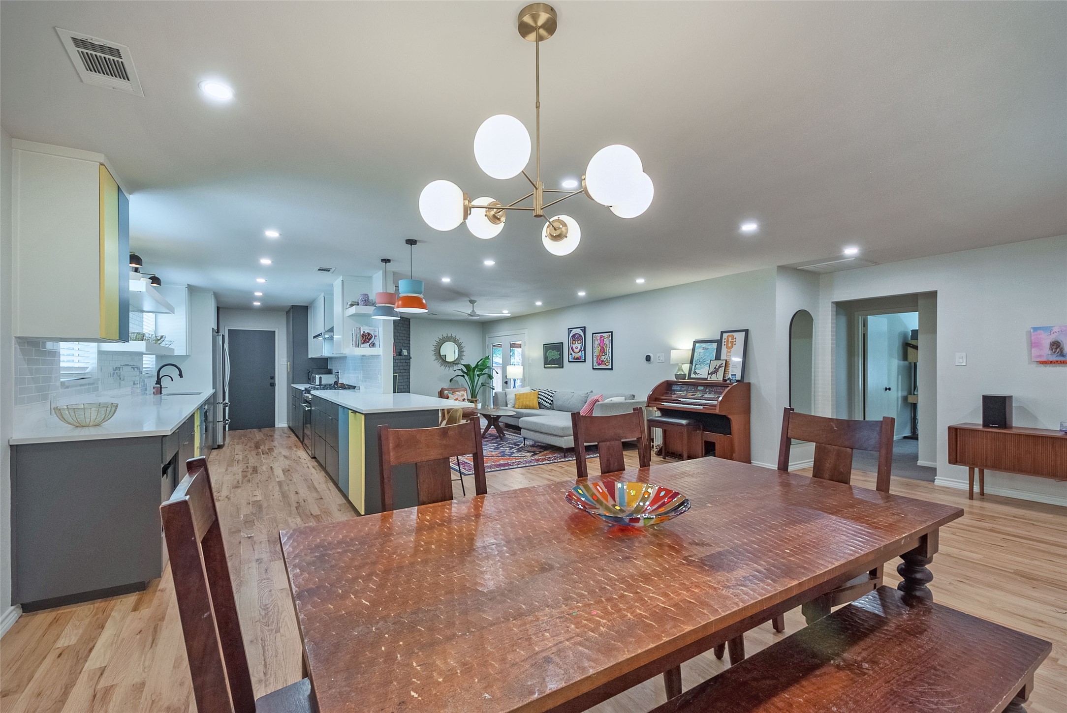9025 Westglen Drive